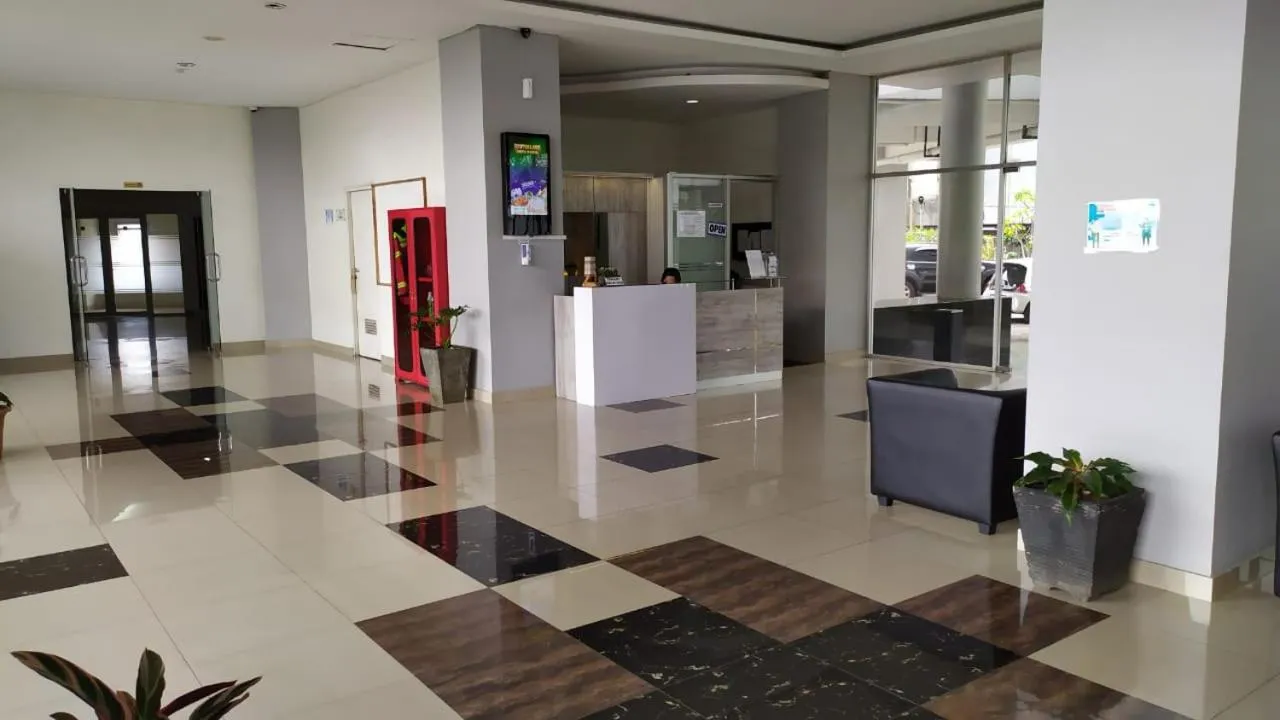 Lobby or reception in Easton Park Residence by Mustika