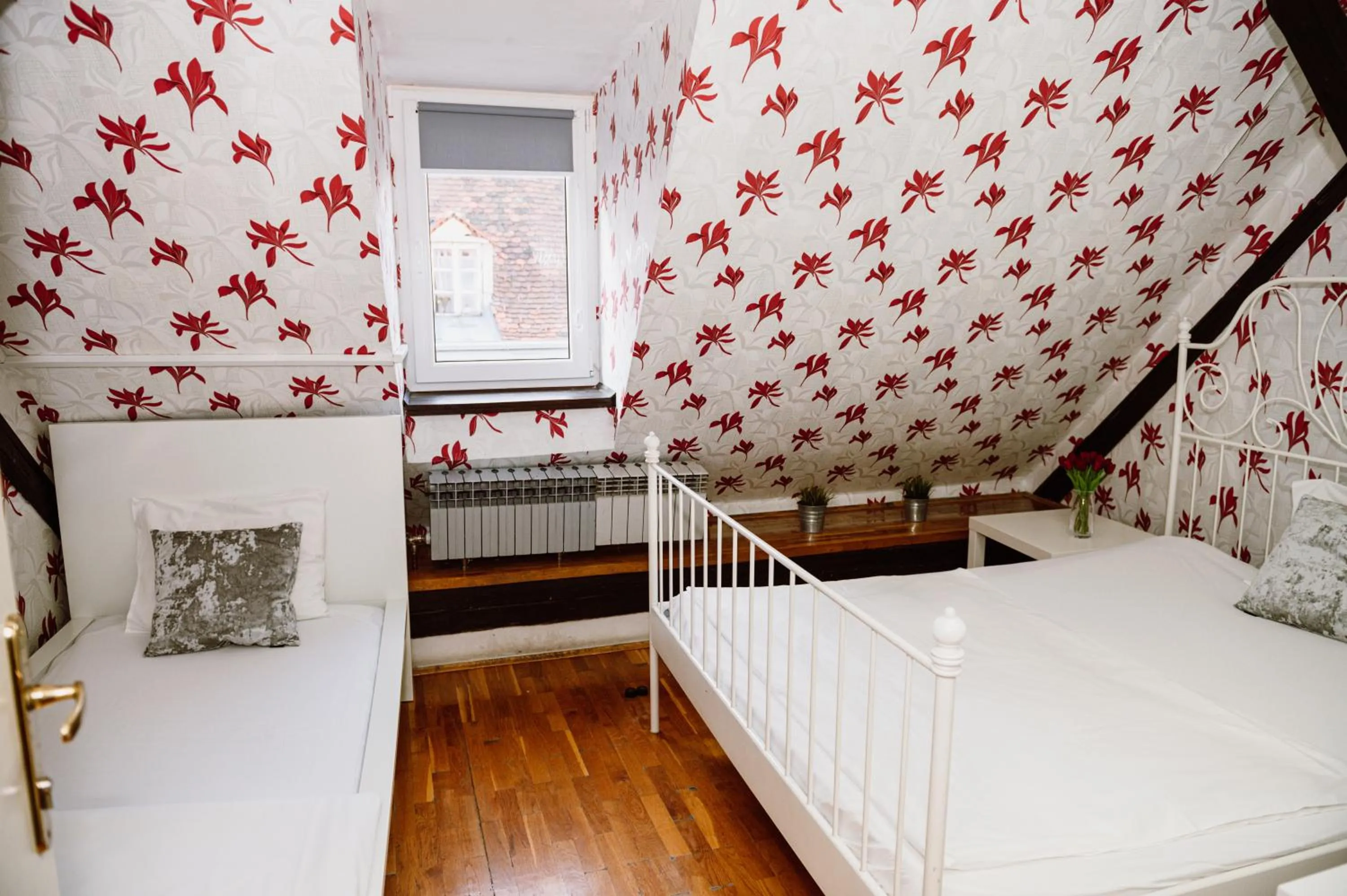 Bed in Hostel Centar