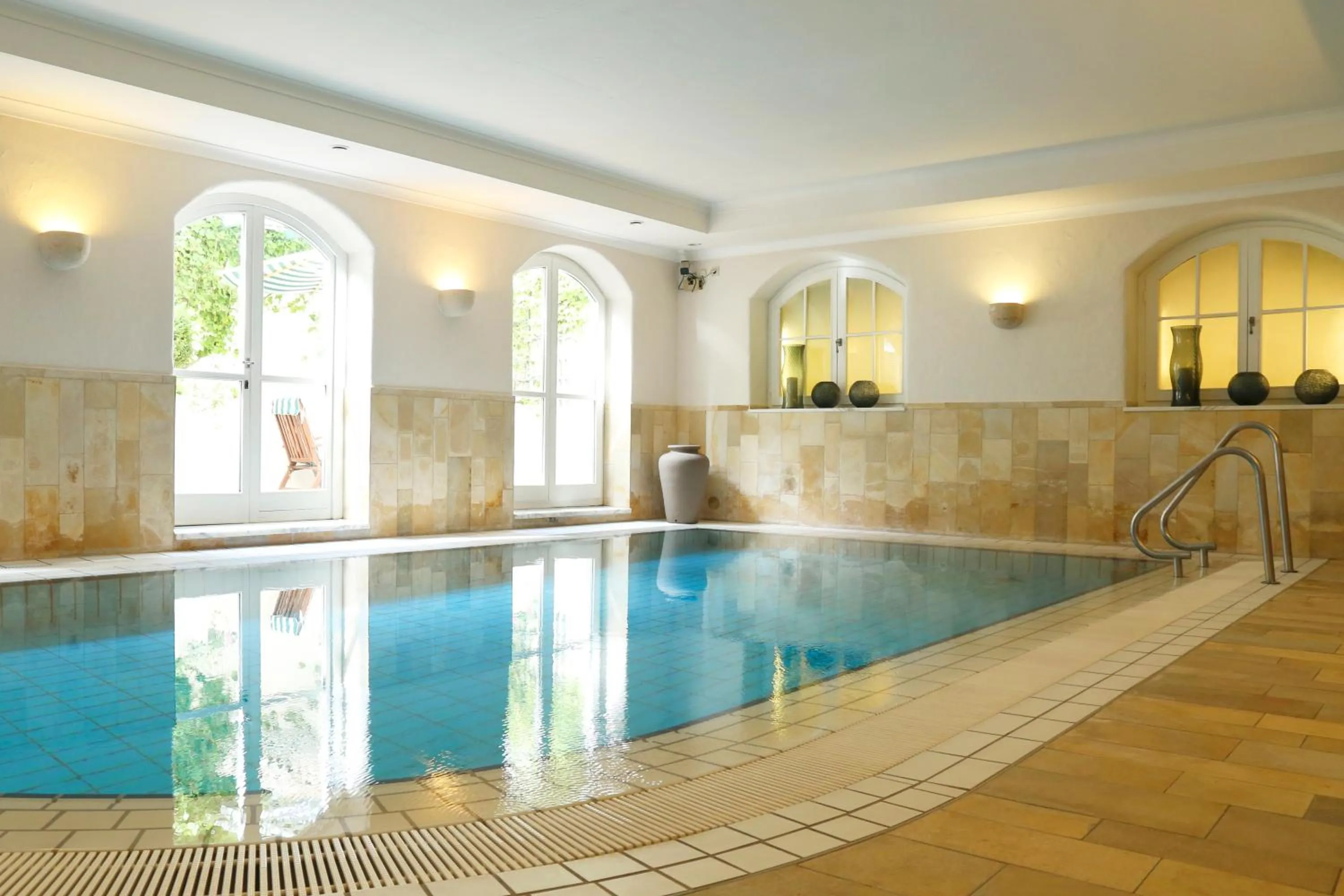 Swimming pool in Gutshofhotel Winkler Bräu
