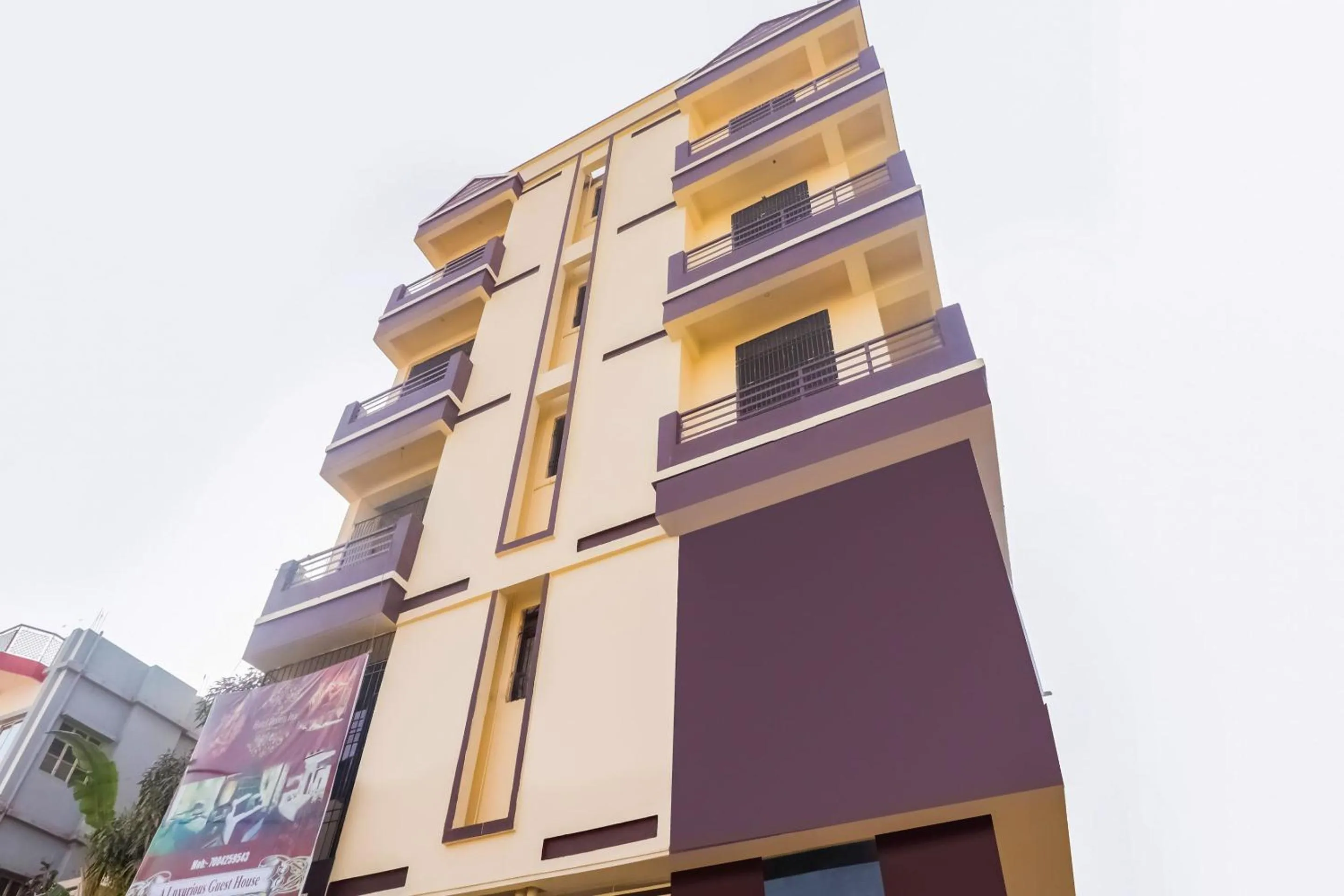 Facade/entrance in Hotel O Dream Inn