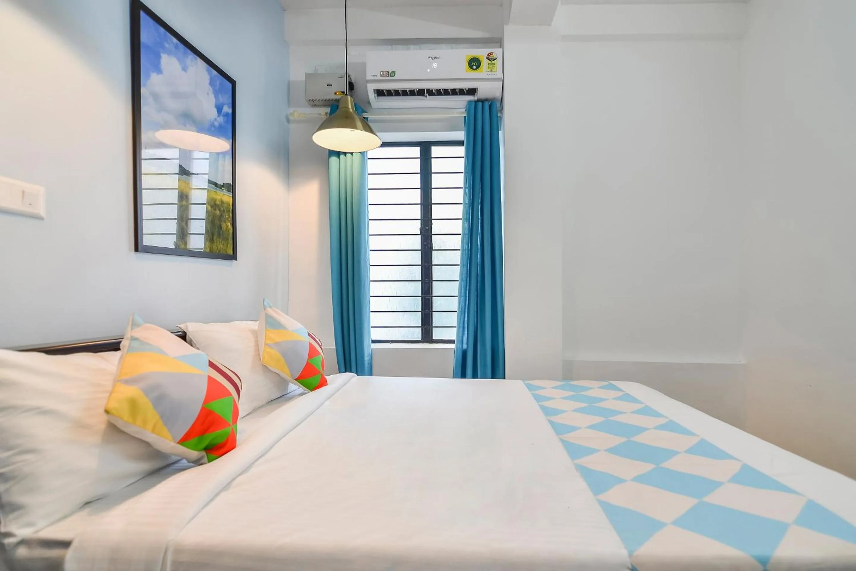 Bedroom, Bed in Hotel O Pop Tavern