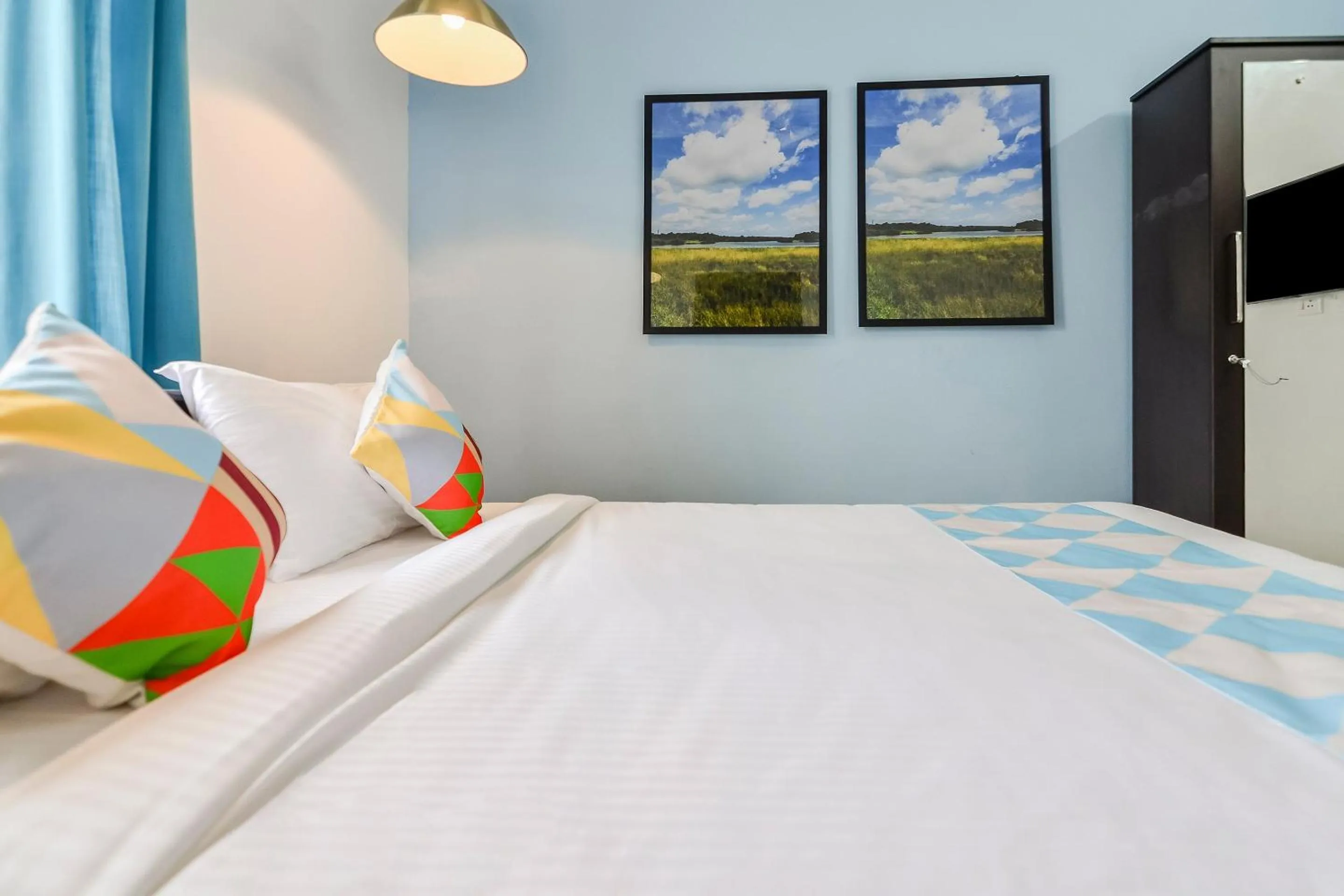 Bedroom, Bed in Hotel O Pop Tavern