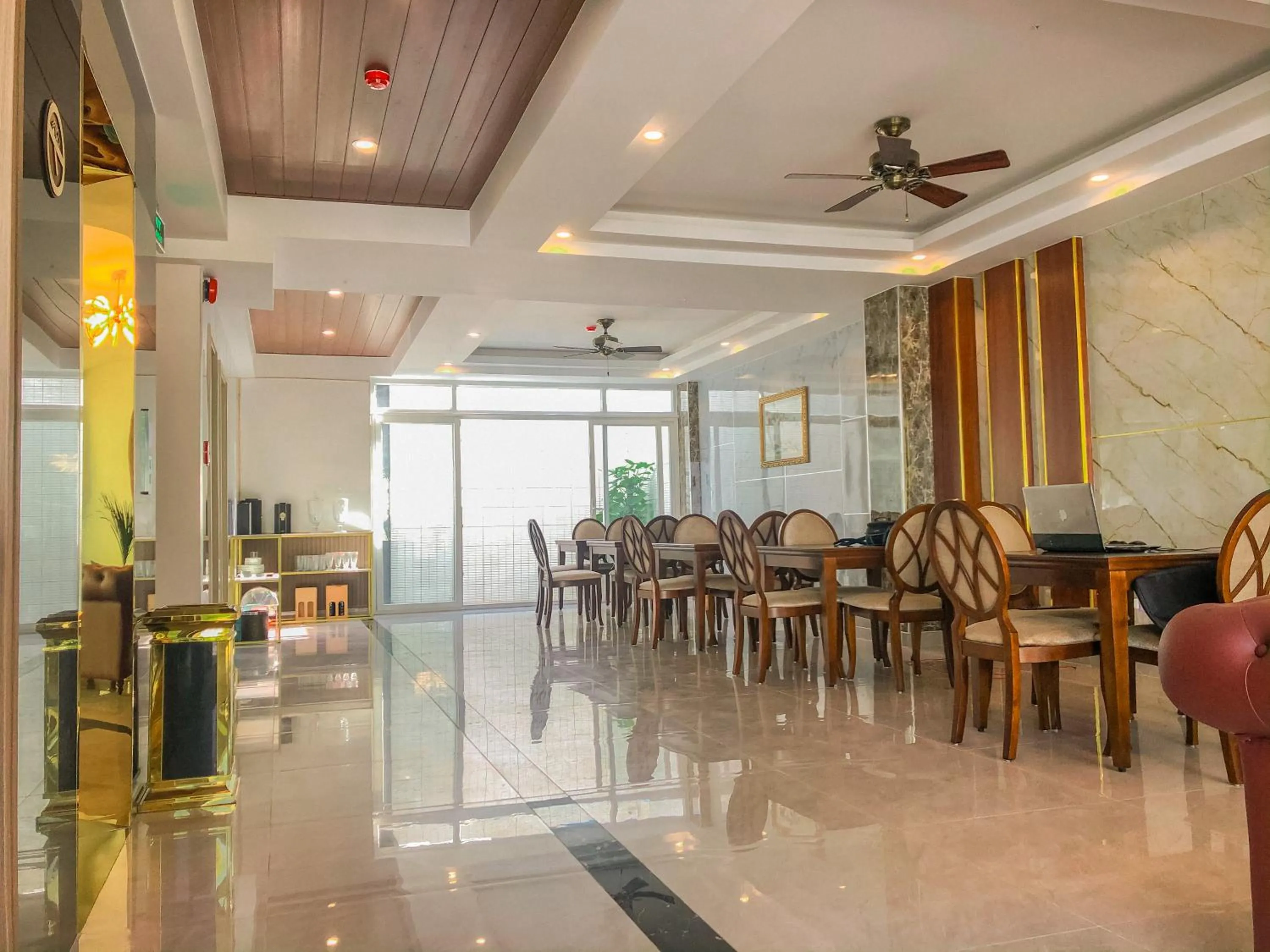 Restaurant/places to eat in Swan Hotel