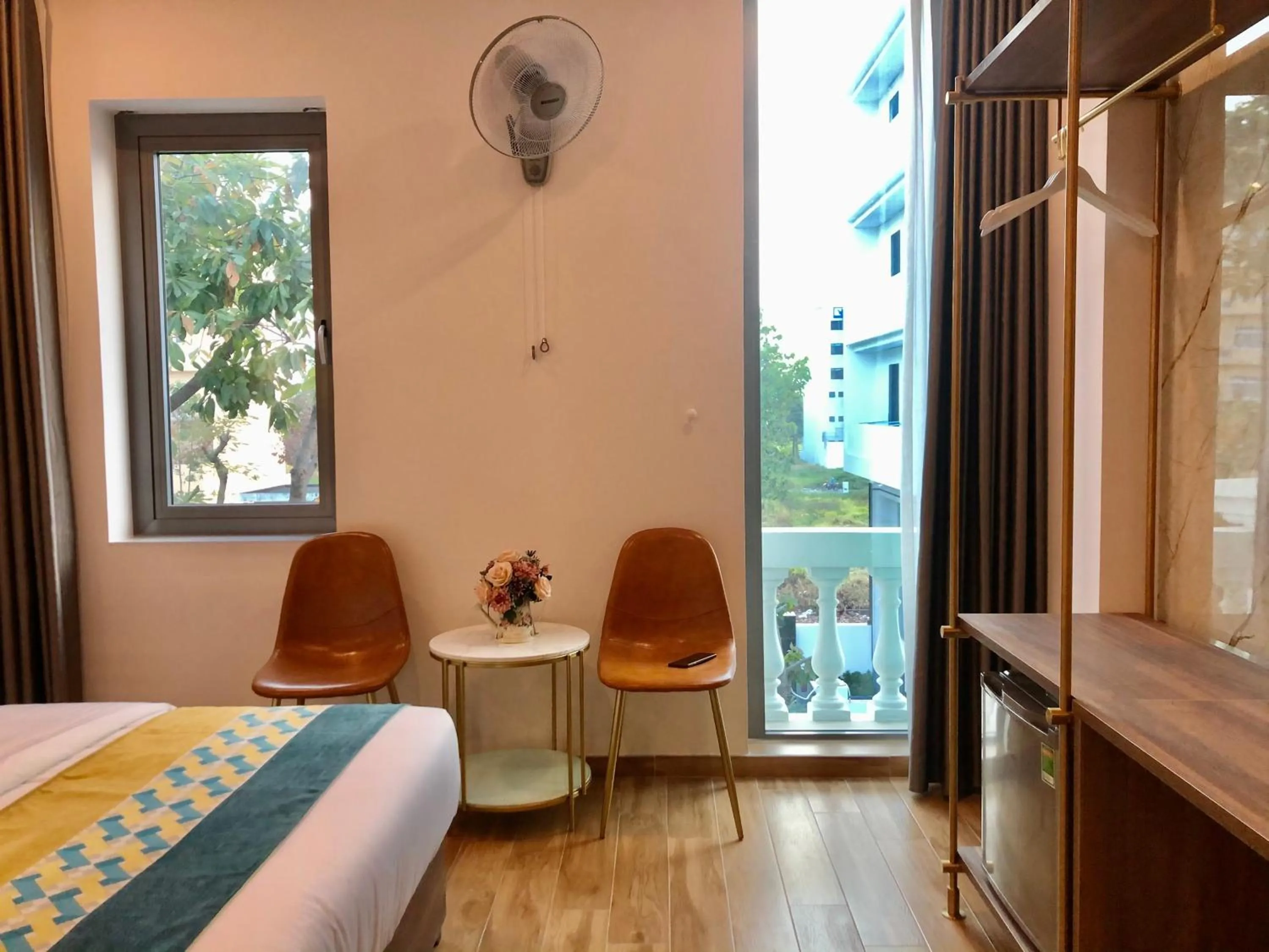 Seating area, Bed in Swan Hotel