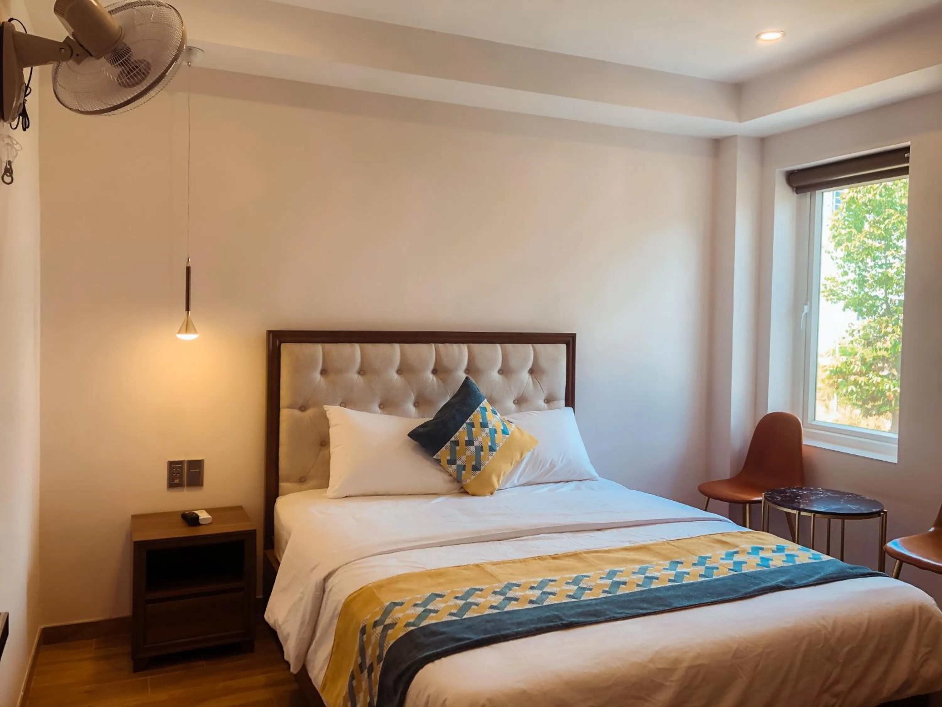 Bedroom, Bed in Swan Hotel