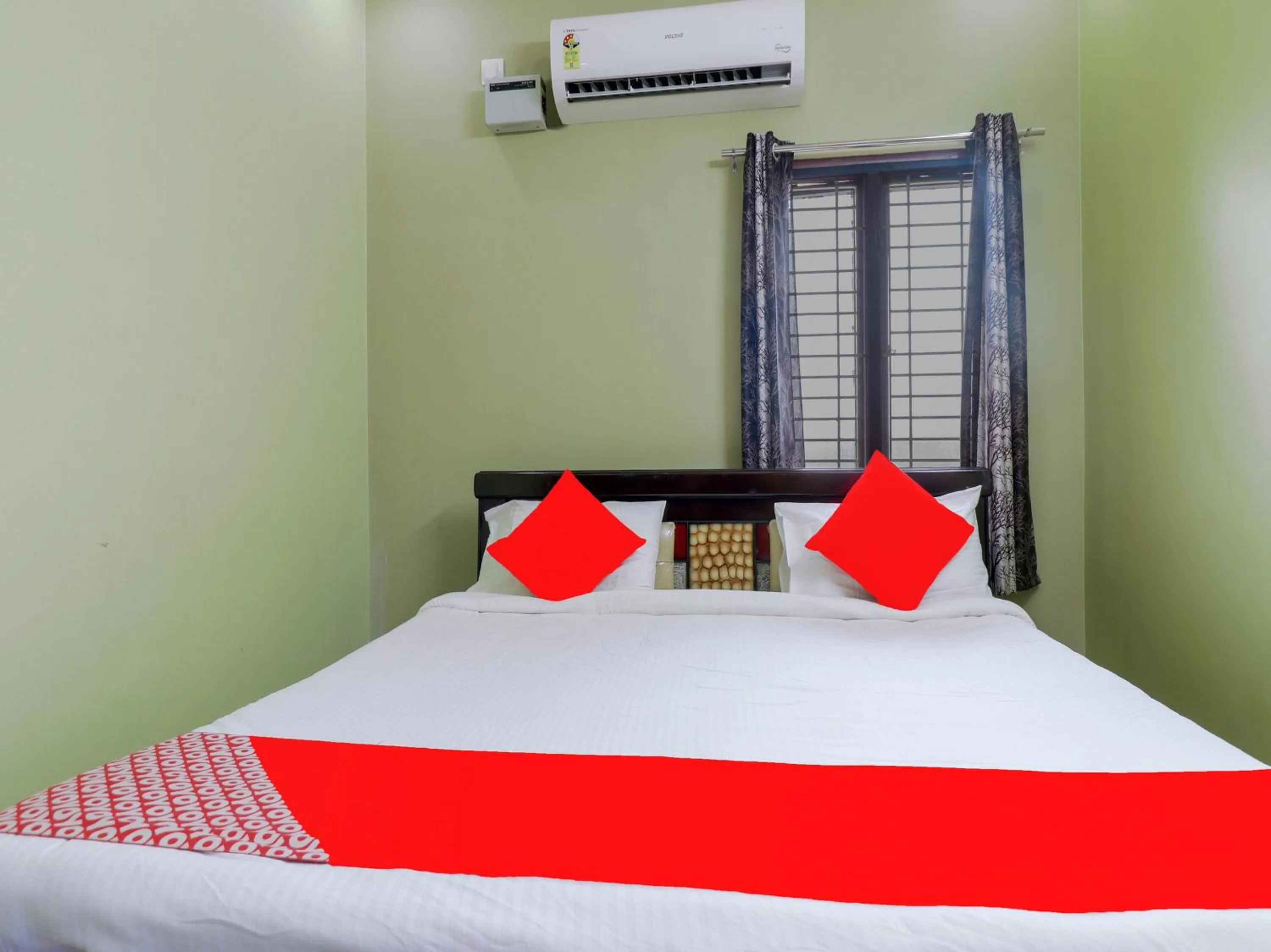 Bedroom, Bed in Hotel O Sea Coastal Inn