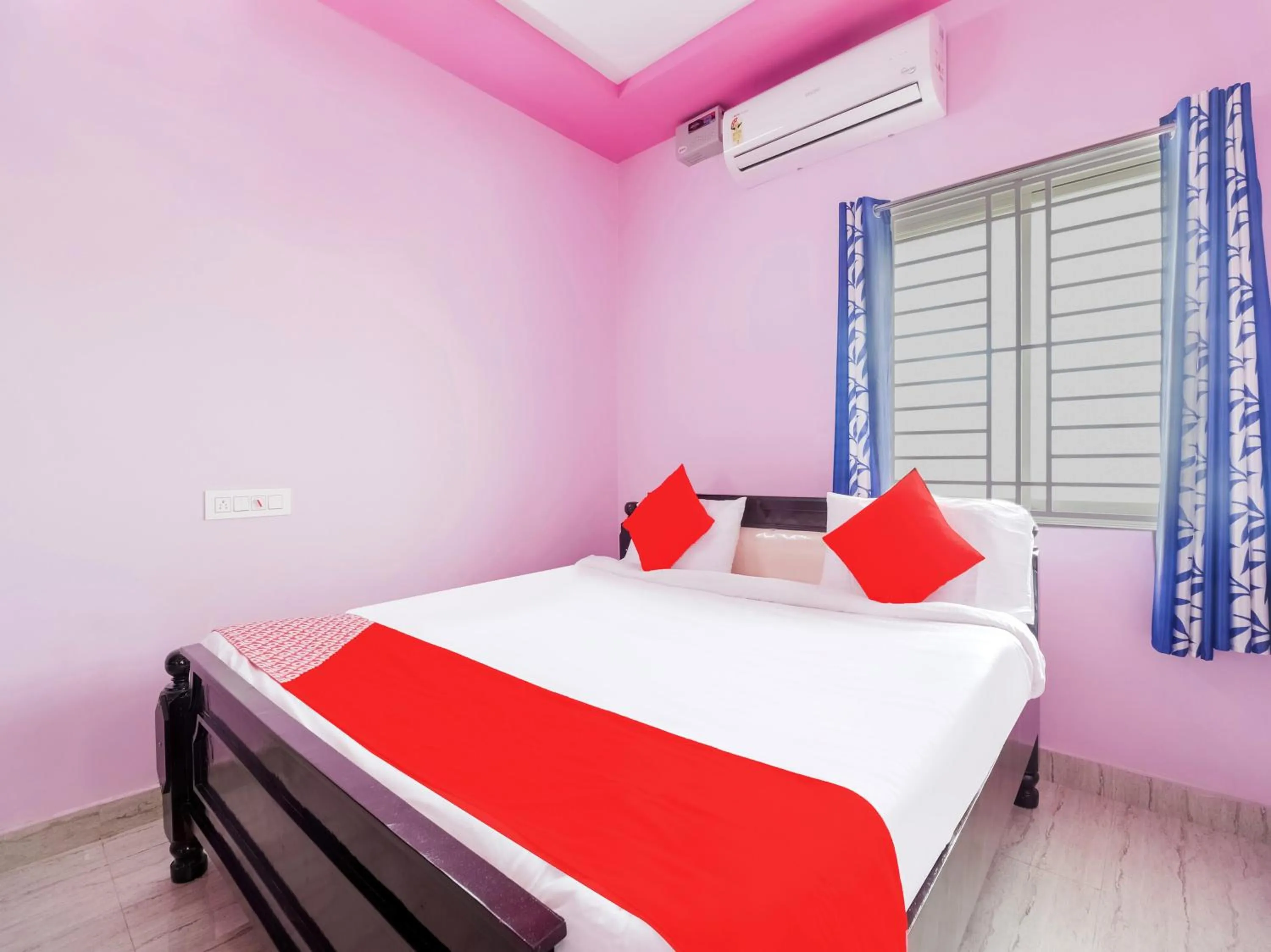 Bedroom, Bed in Hotel O Sea Coastal Inn