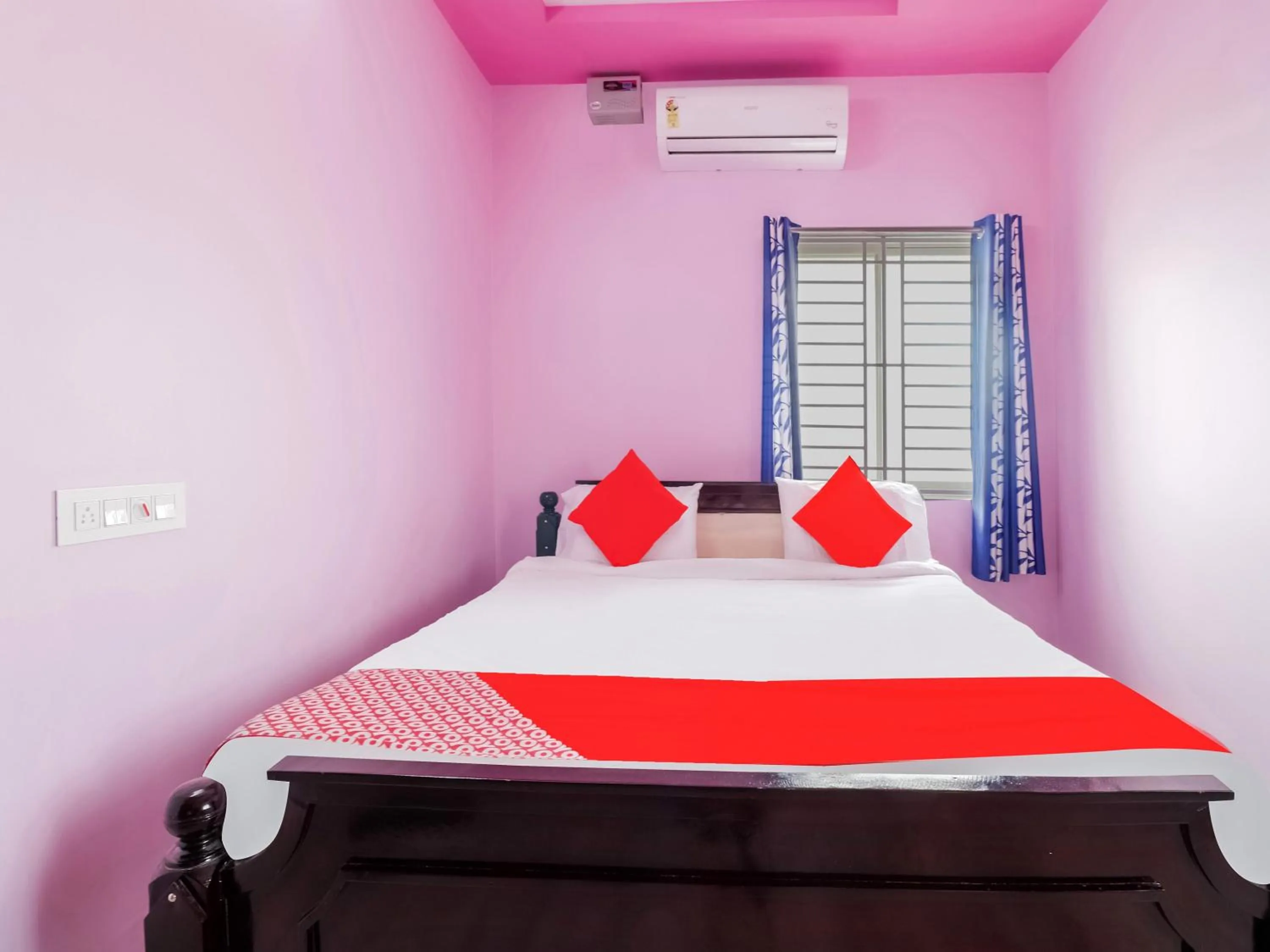 Bedroom, Bed in Hotel O Sea Coastal Inn