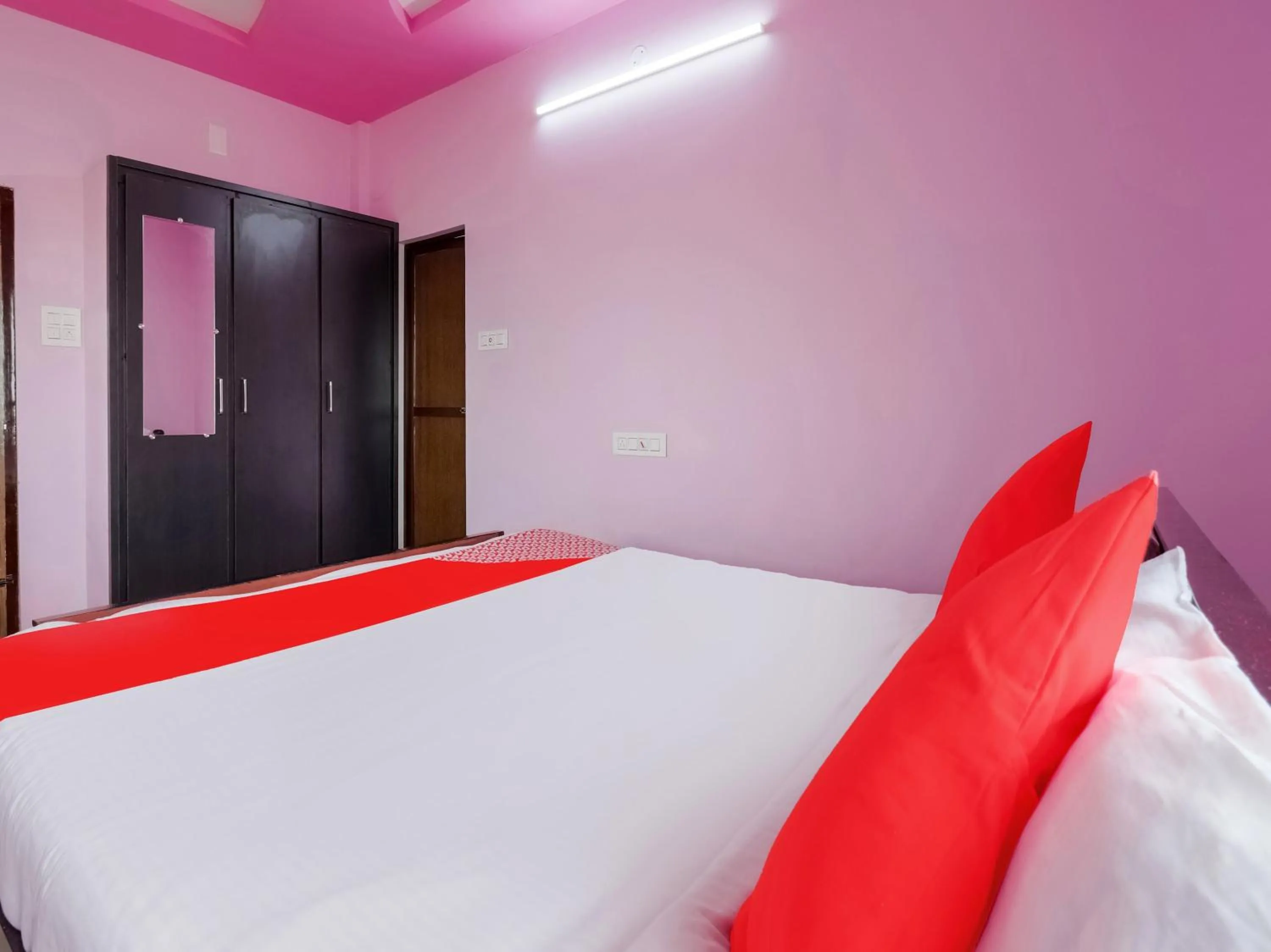 Bedroom, Bed in Hotel O Sea Coastal Inn