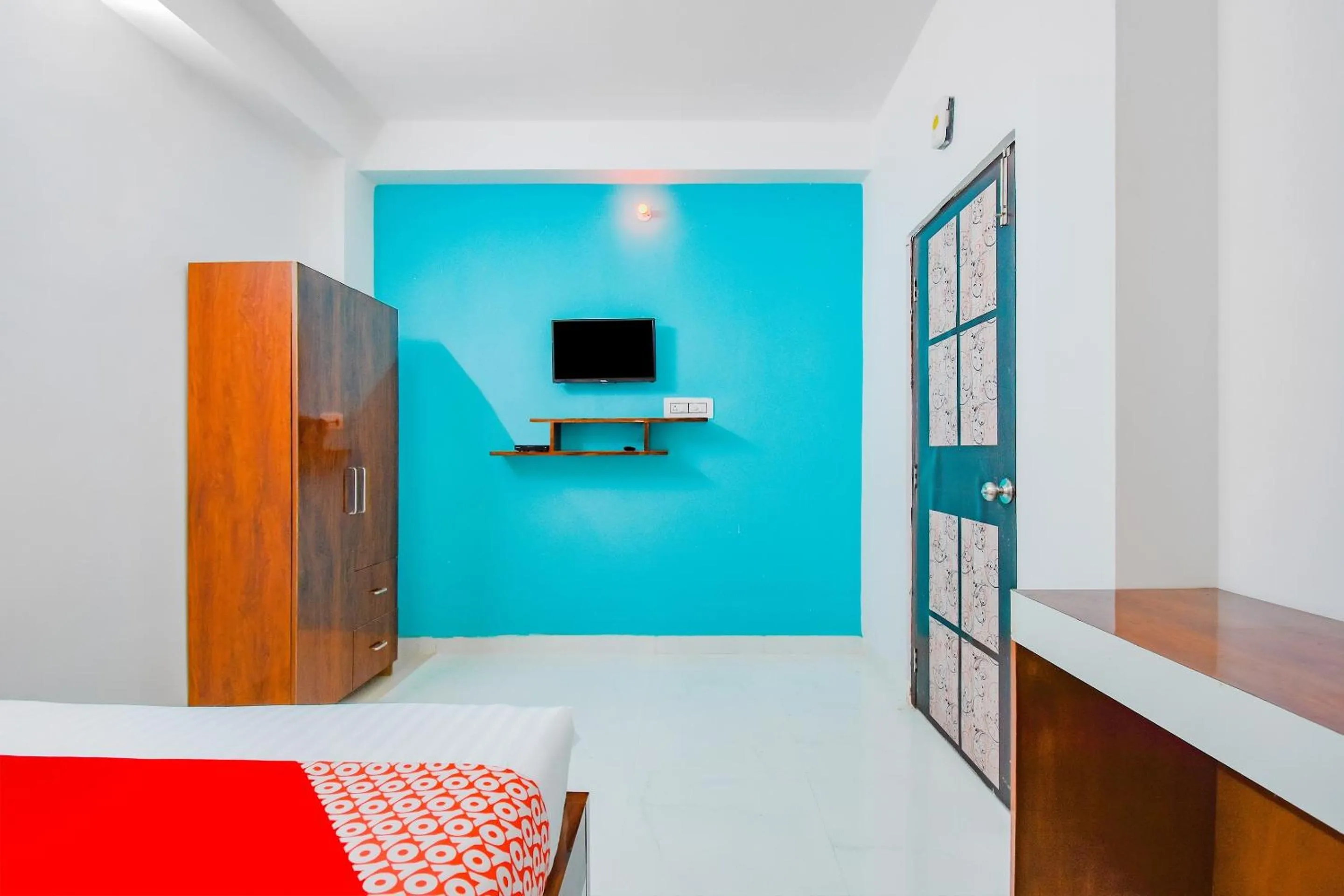 Bedroom, Bed in Super Hotel O Royal Palace