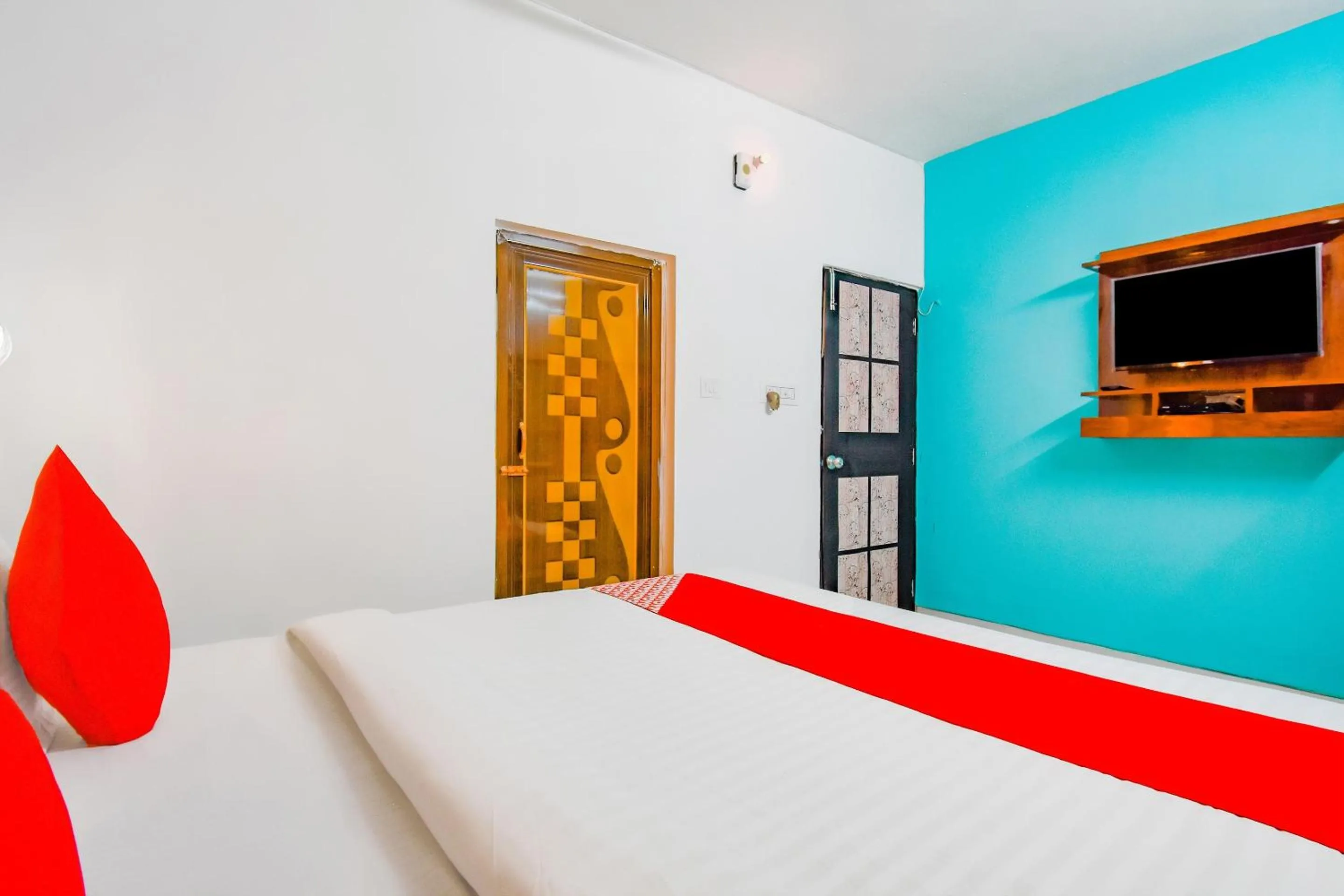 Bedroom, Bed in Super Hotel O Royal Palace