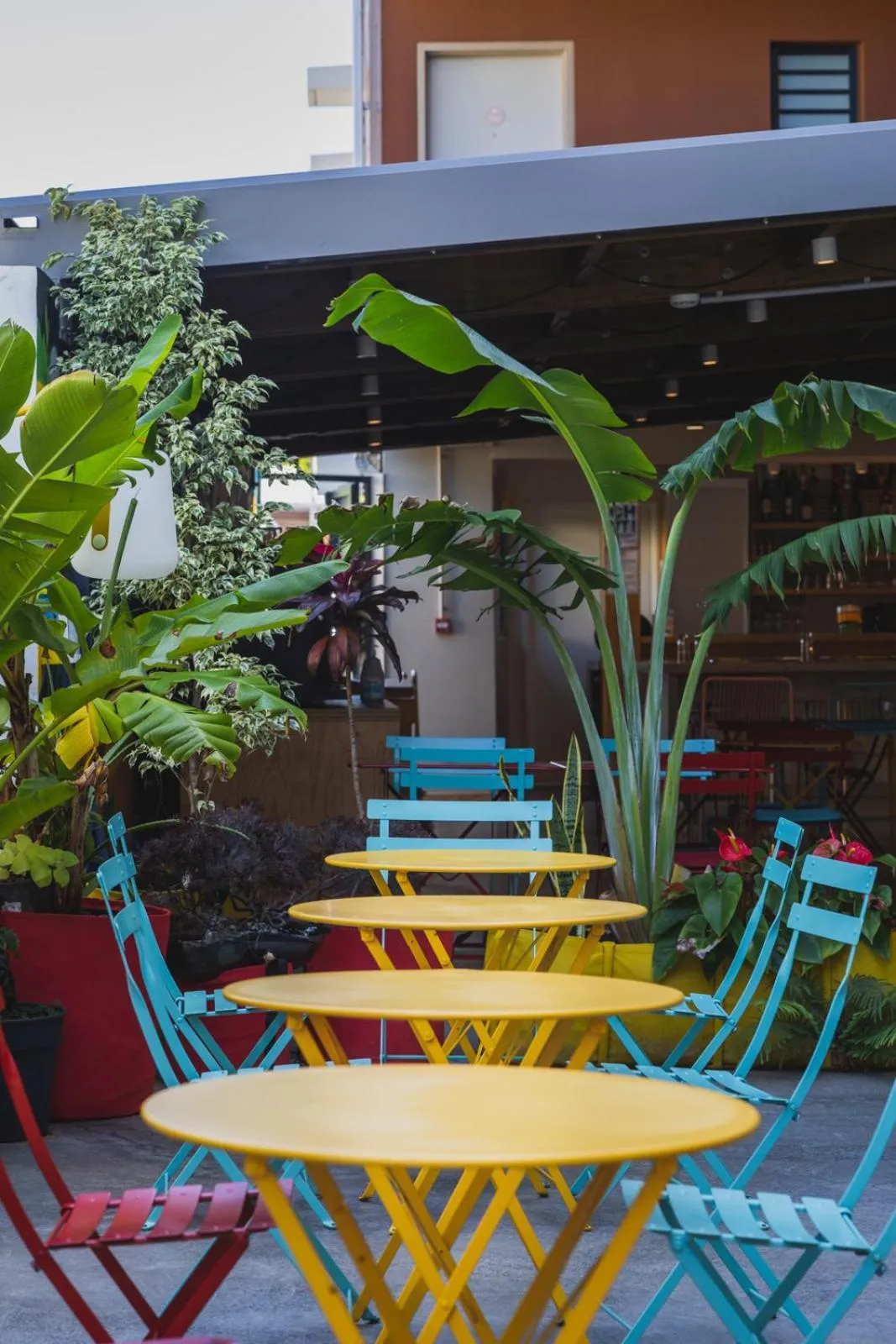 Patio in HÔTEL LE TERRE SAINTE
