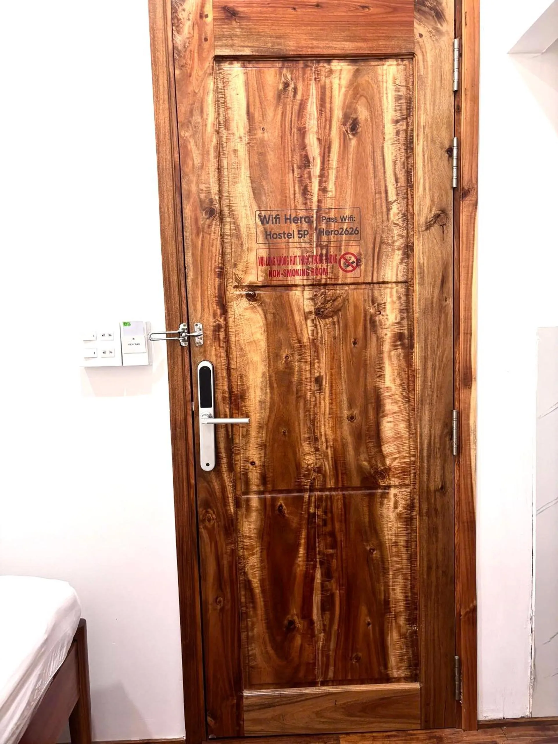 Hero Hostel & Billiards