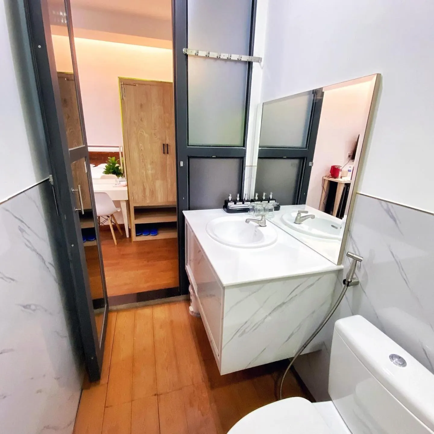 Toilet in Hero Hostel & Billiards