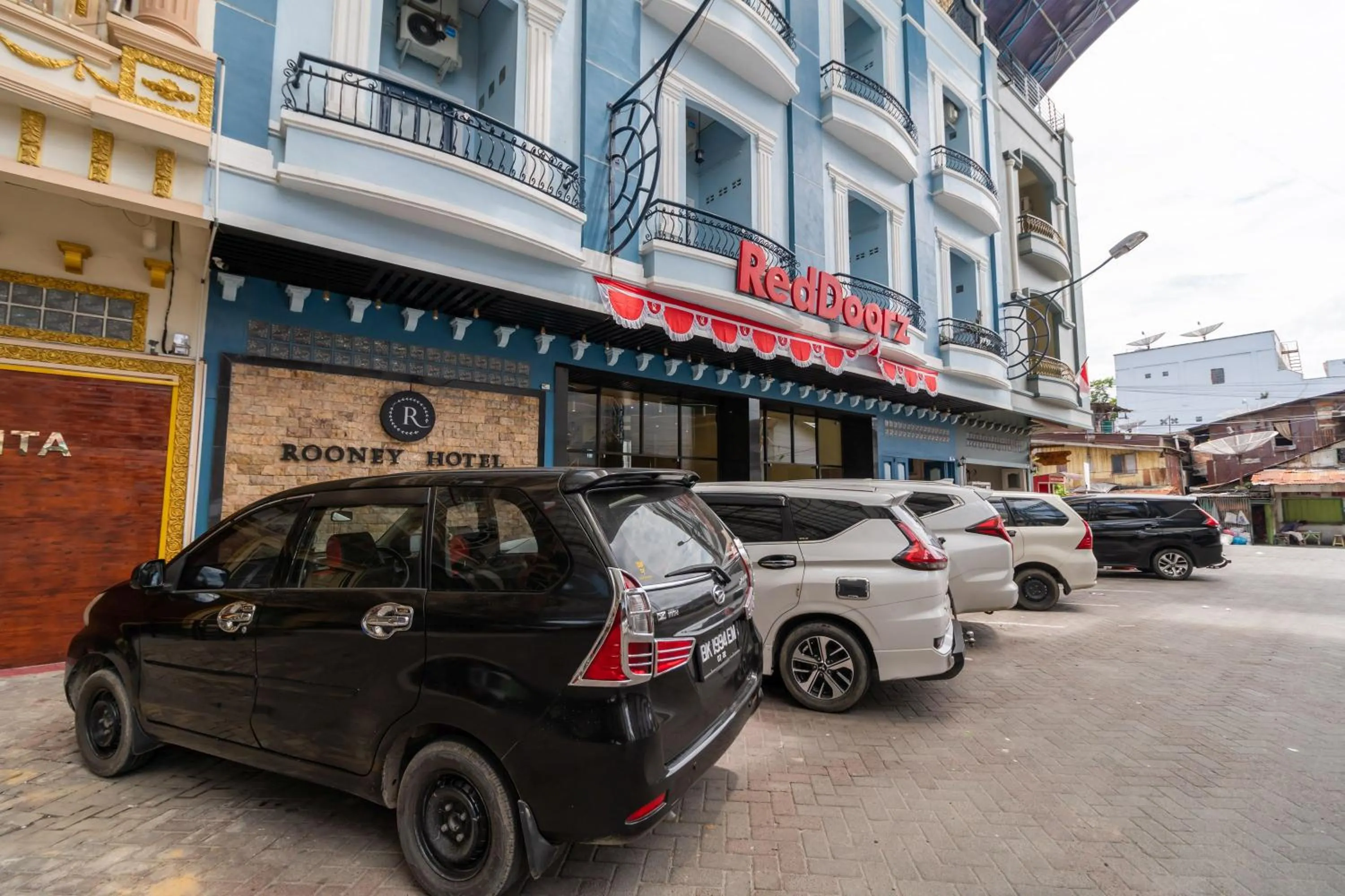 Property building in RedDoorz Plus near Ramayana Pematangsiantar