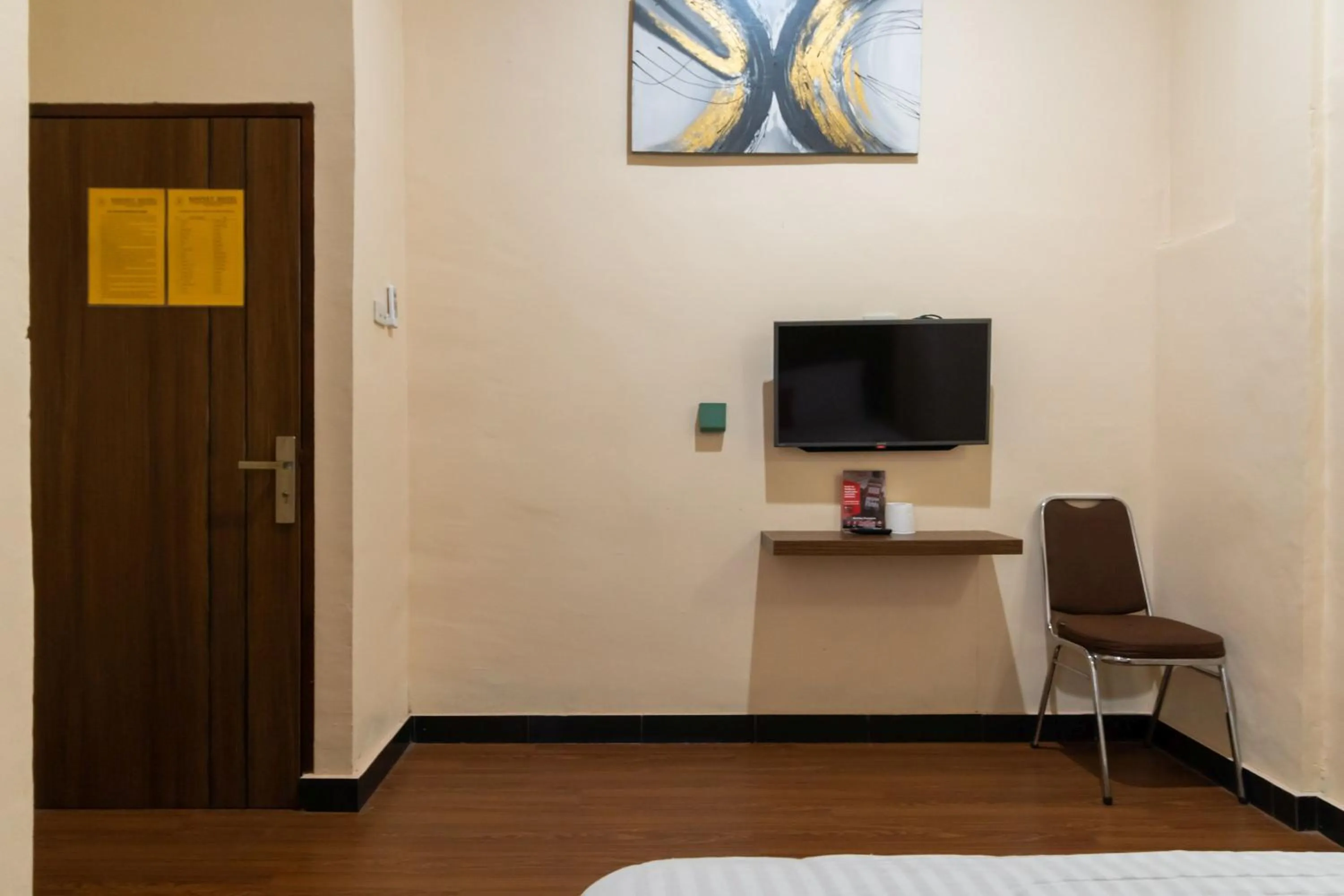 Bedroom, Bed in RedDoorz Plus near Ramayana Pematangsiantar