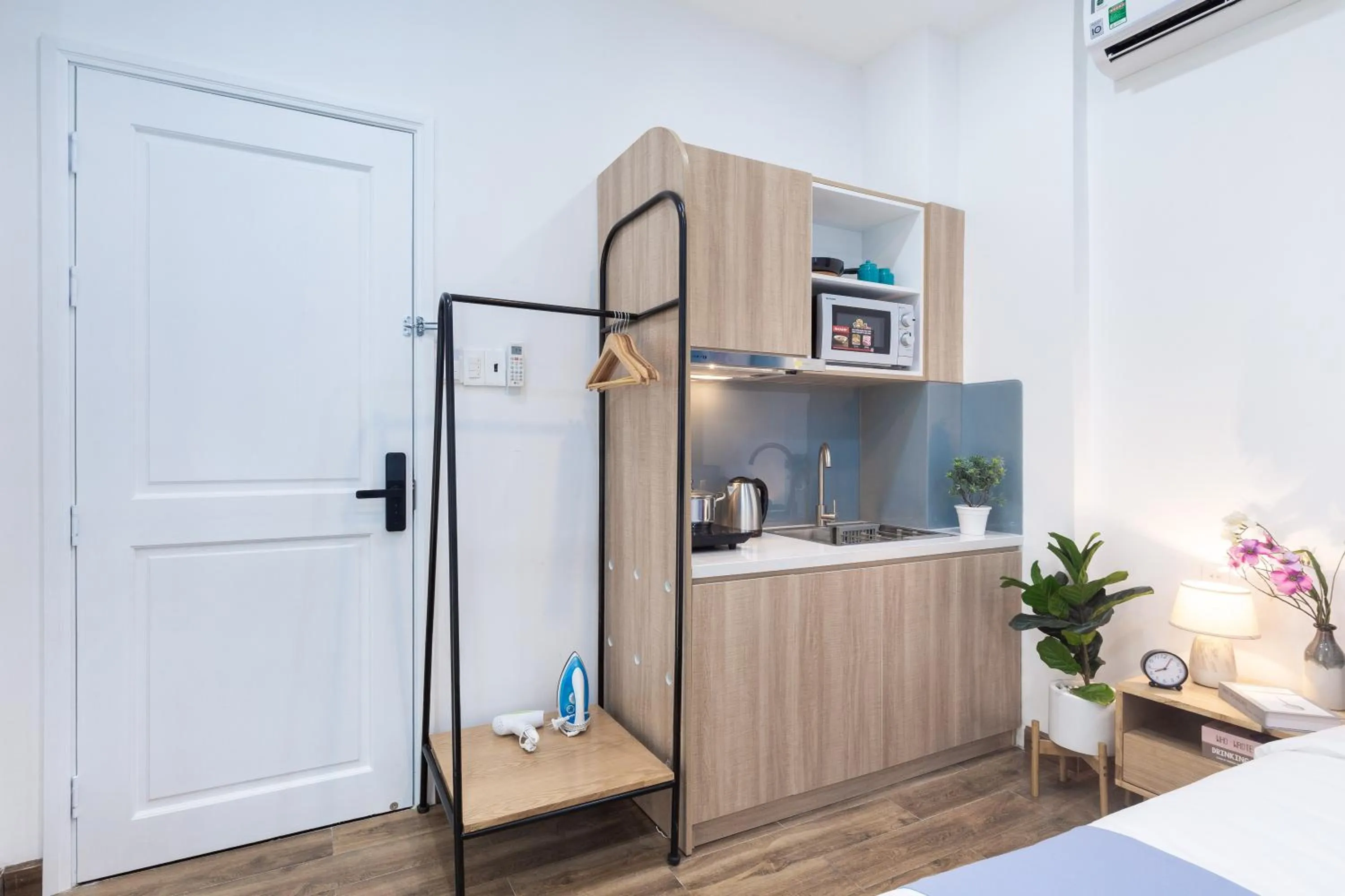 Kitchen or kitchenette, Bed in Cozrum Homes Charming Corner 2