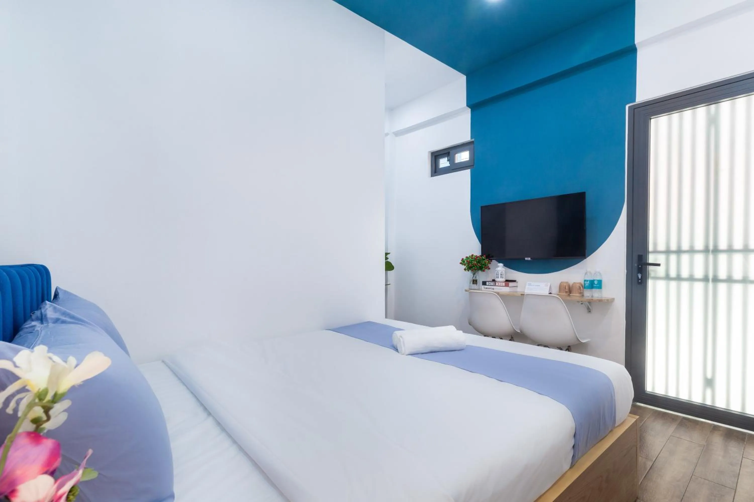 Photo of the whole room, Bed in Cozrum Homes Charming Corner 2