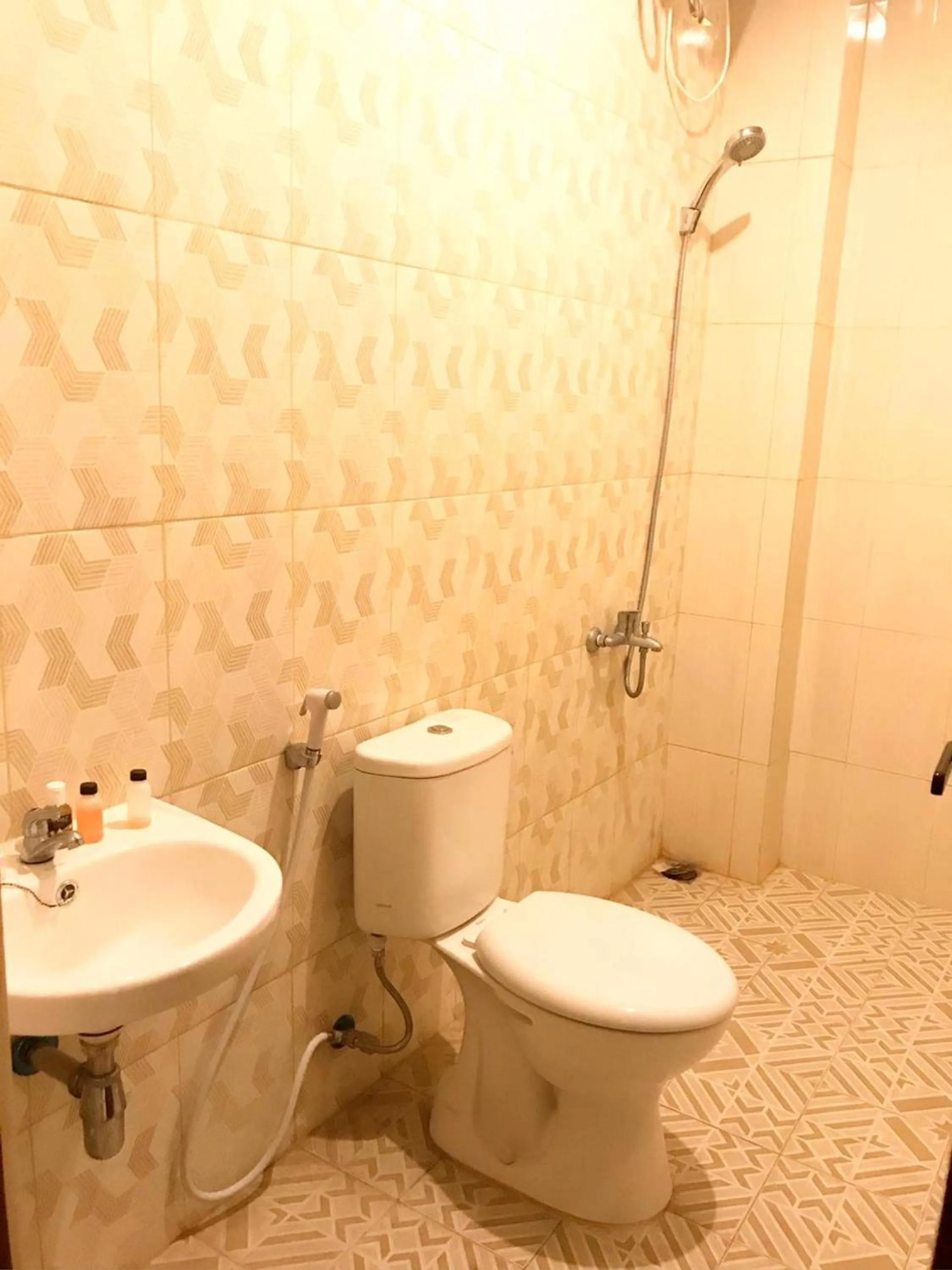 Bathroom in Kangen Yogya Homestay Malioboro Mitra RedDoorz