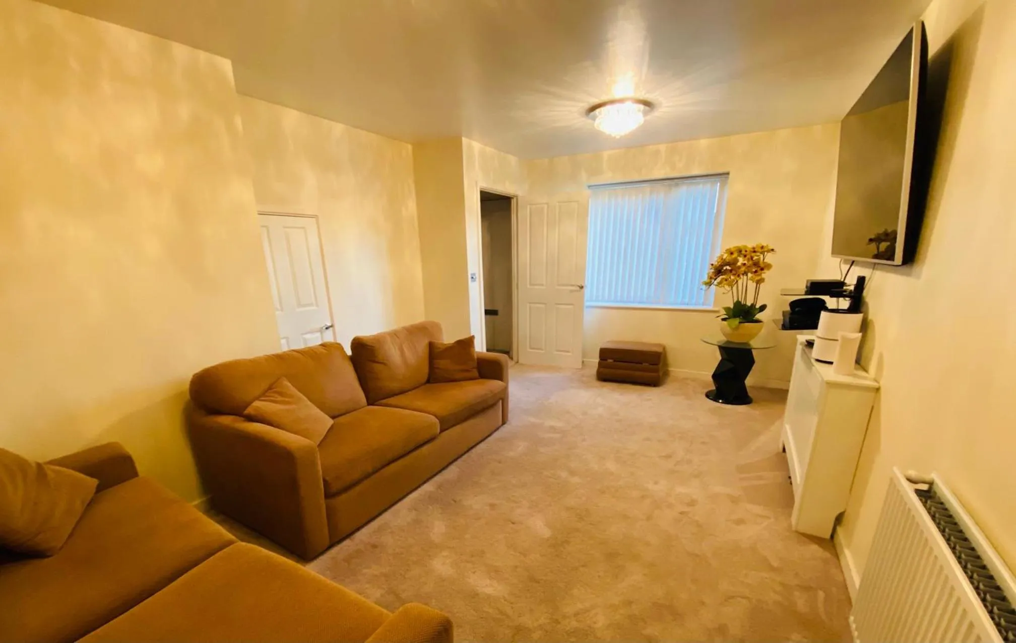 Living room in Birmingham Guesthouse