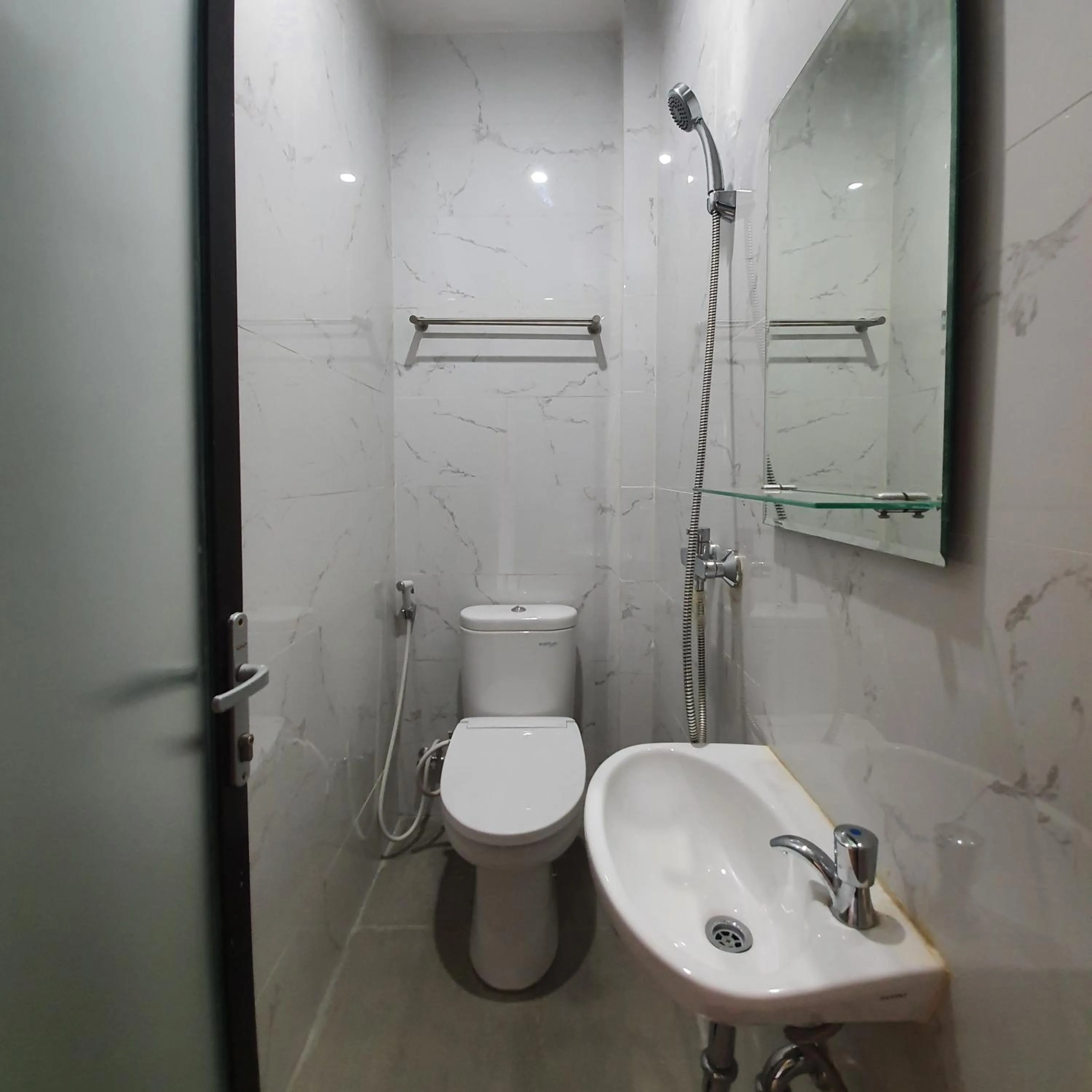 Bathroom in Circle One