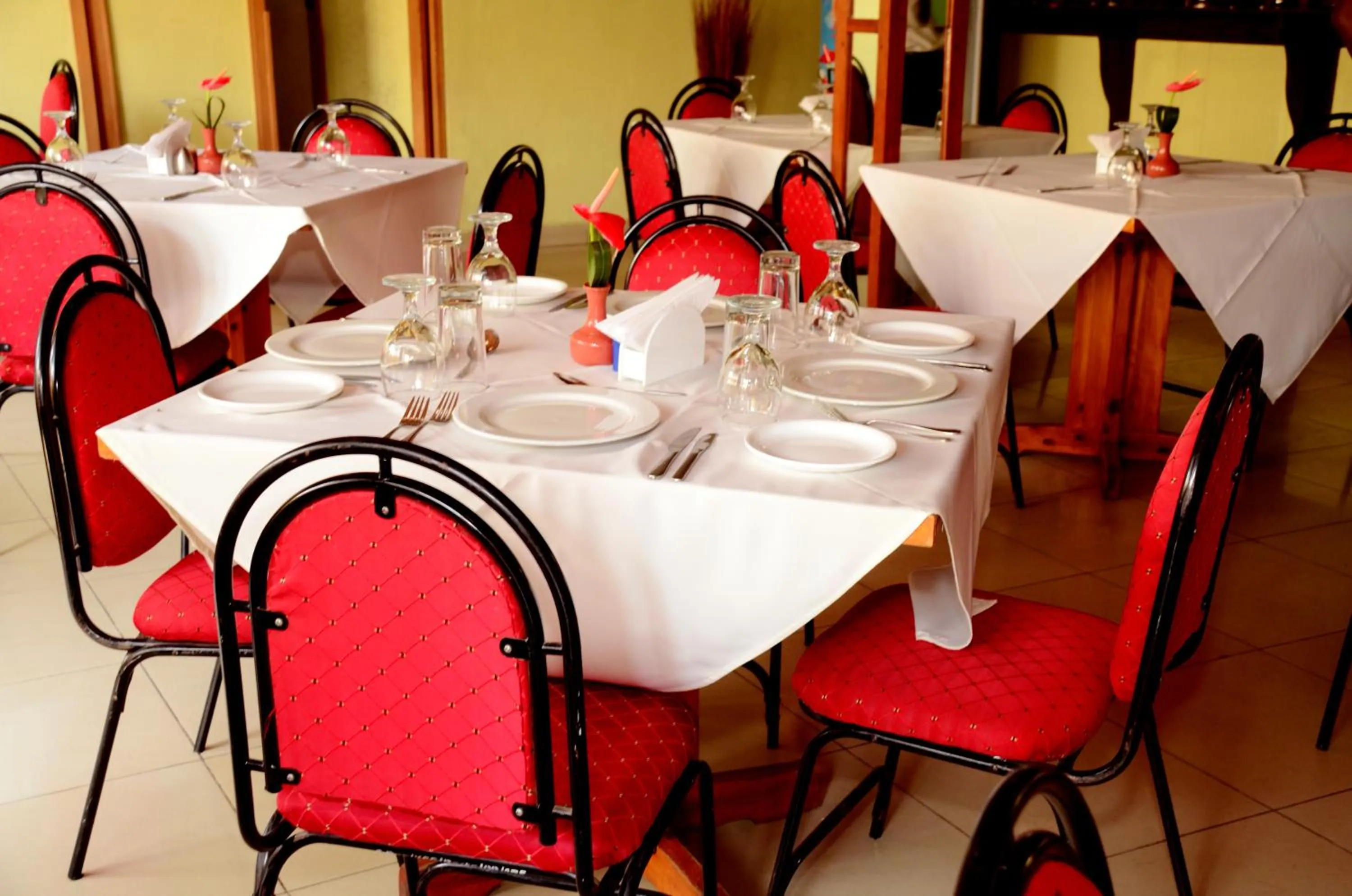 Restaurant/places to eat in KING'S CONFERENCE CENTRE