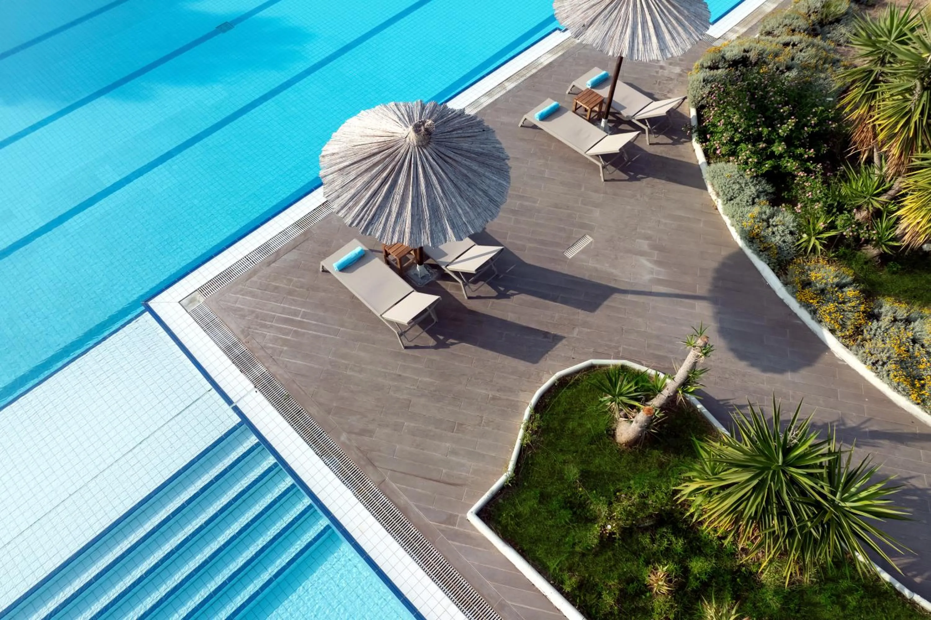 Swimming pool in Zeus Eretria Resort