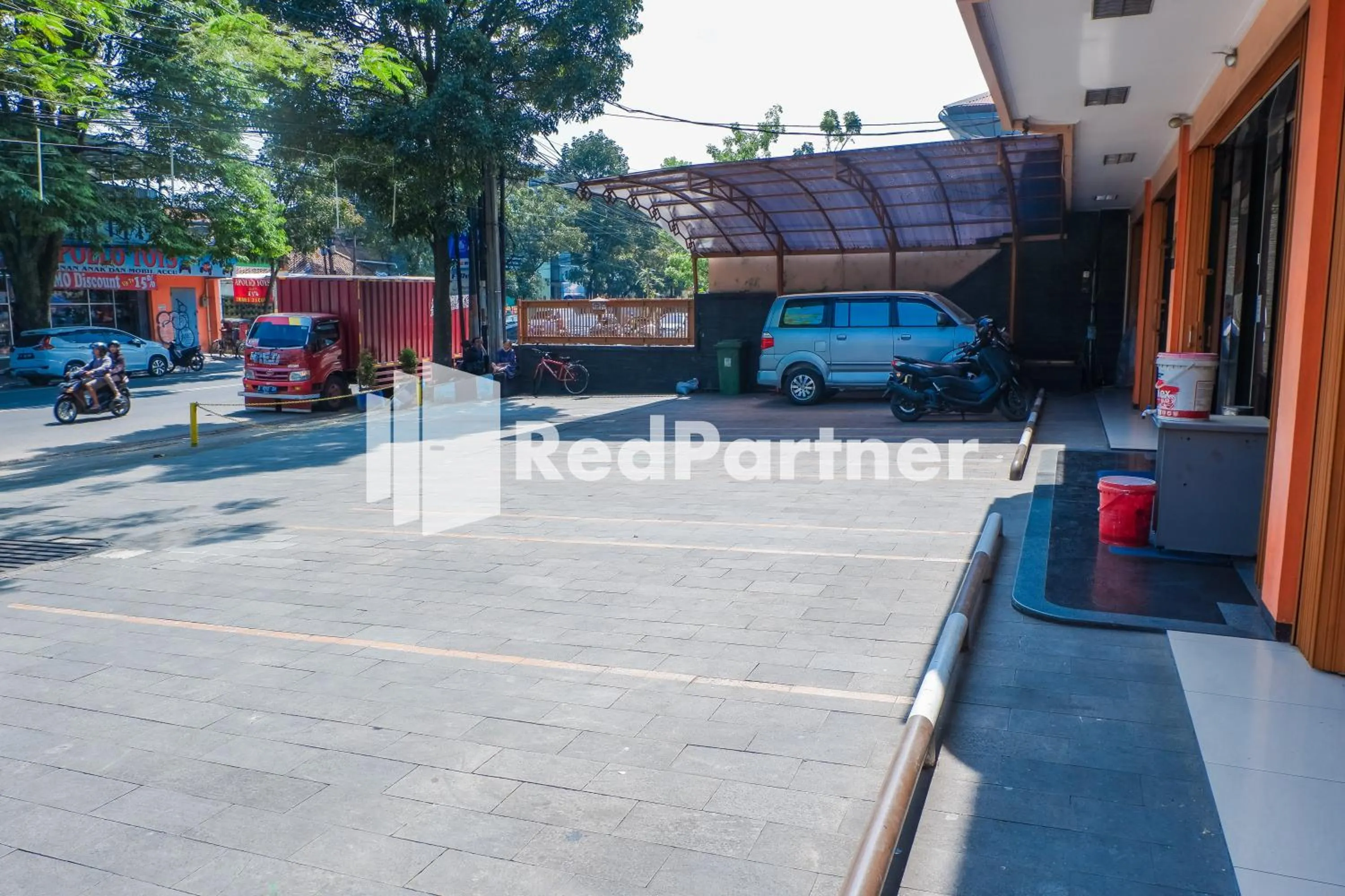 Grand Kembar Hotel Mitra RedDoorz