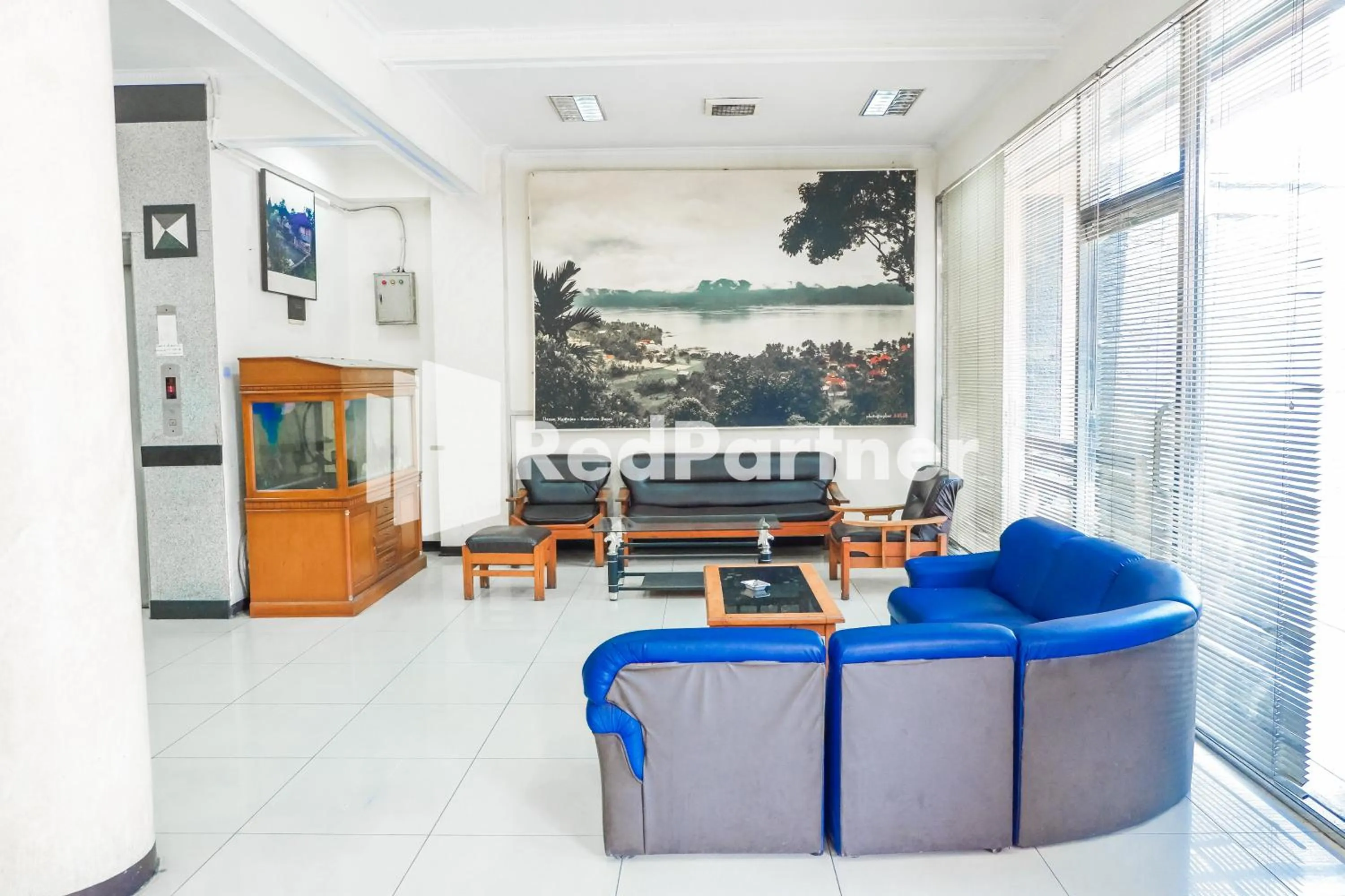 Grand Kembar Hotel Mitra RedDoorz