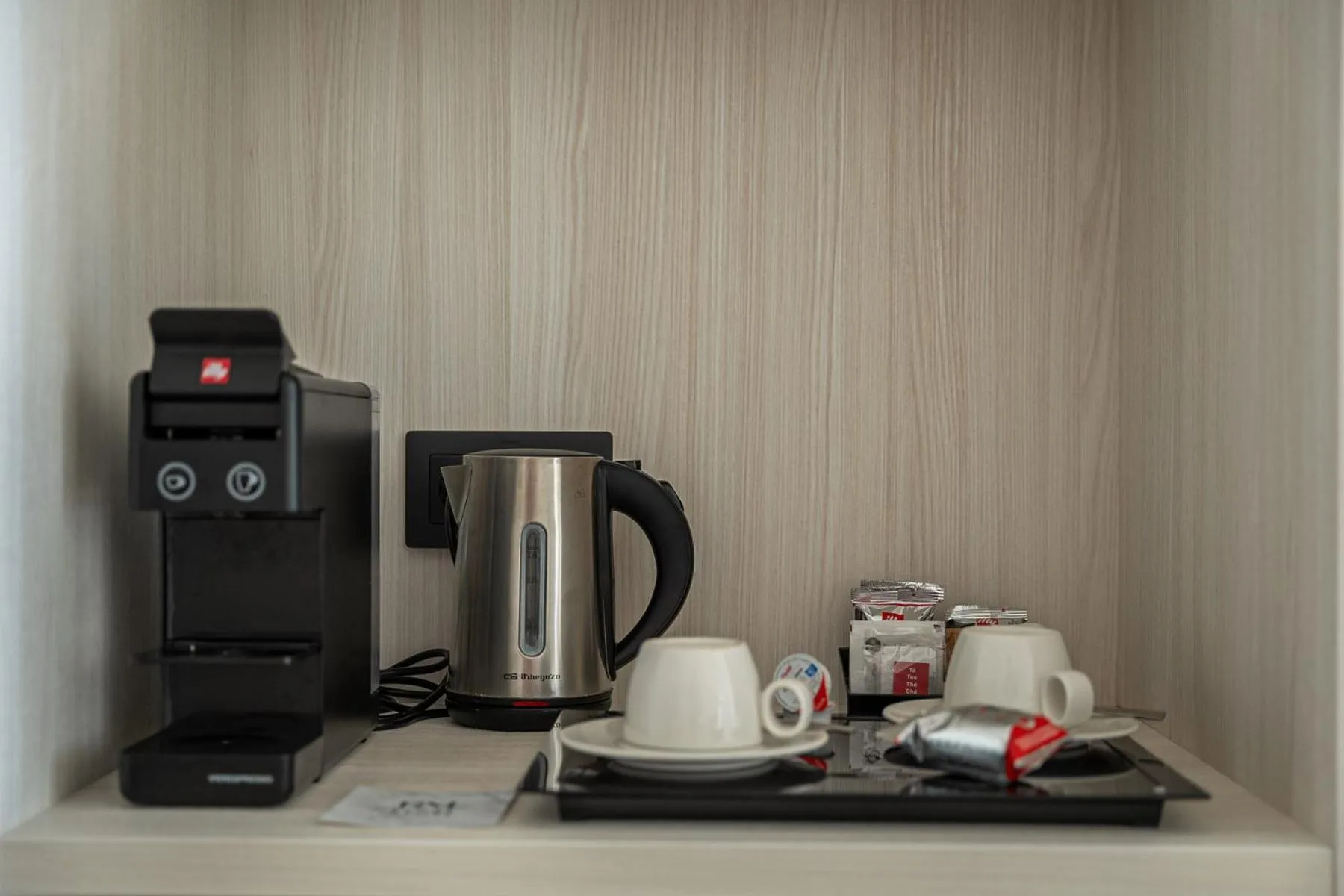 Coffee/tea facilities in Royal Marina Suites Boutique Hotel - Adults Only