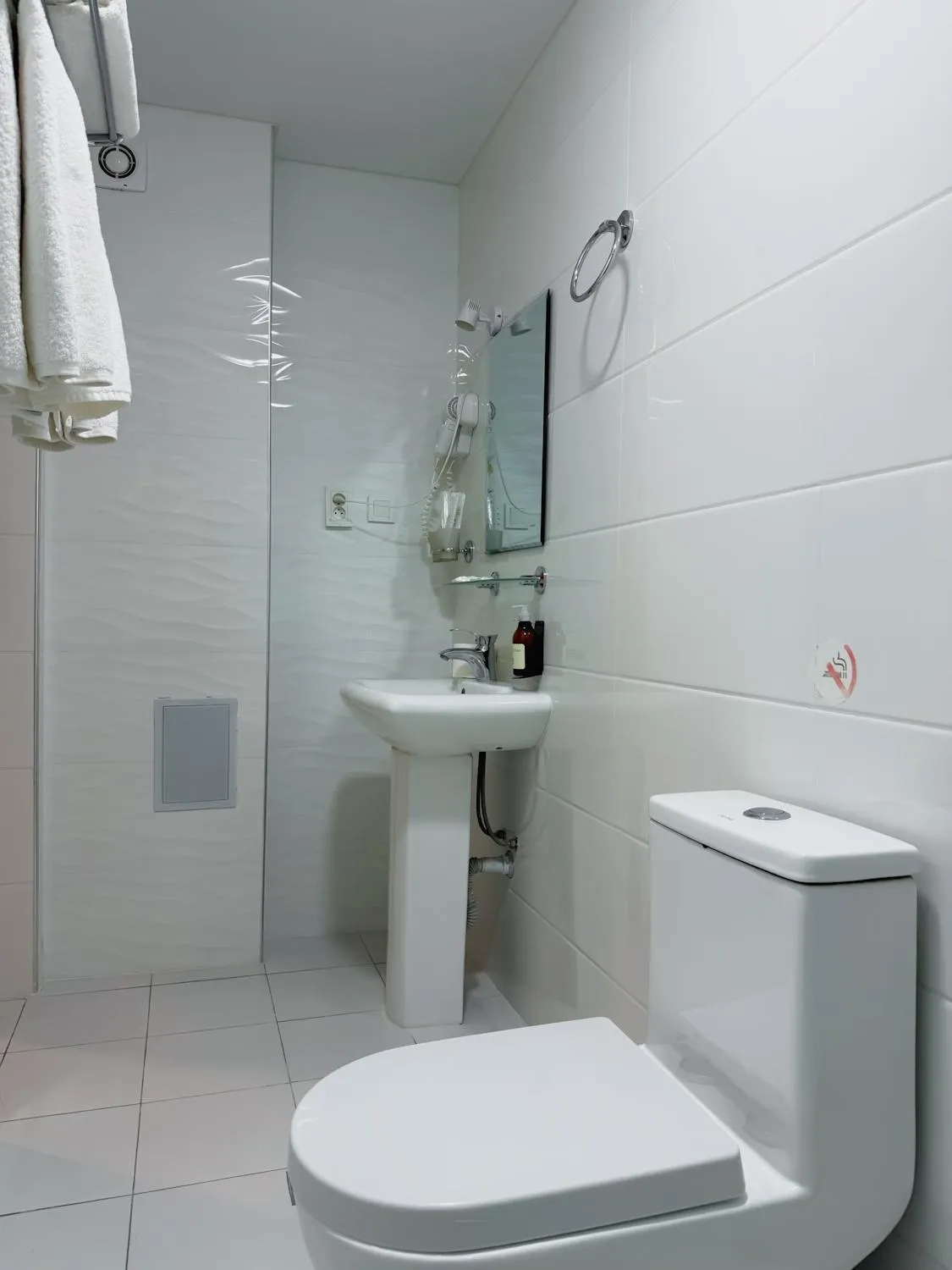 Toilet in Musafir Hotel