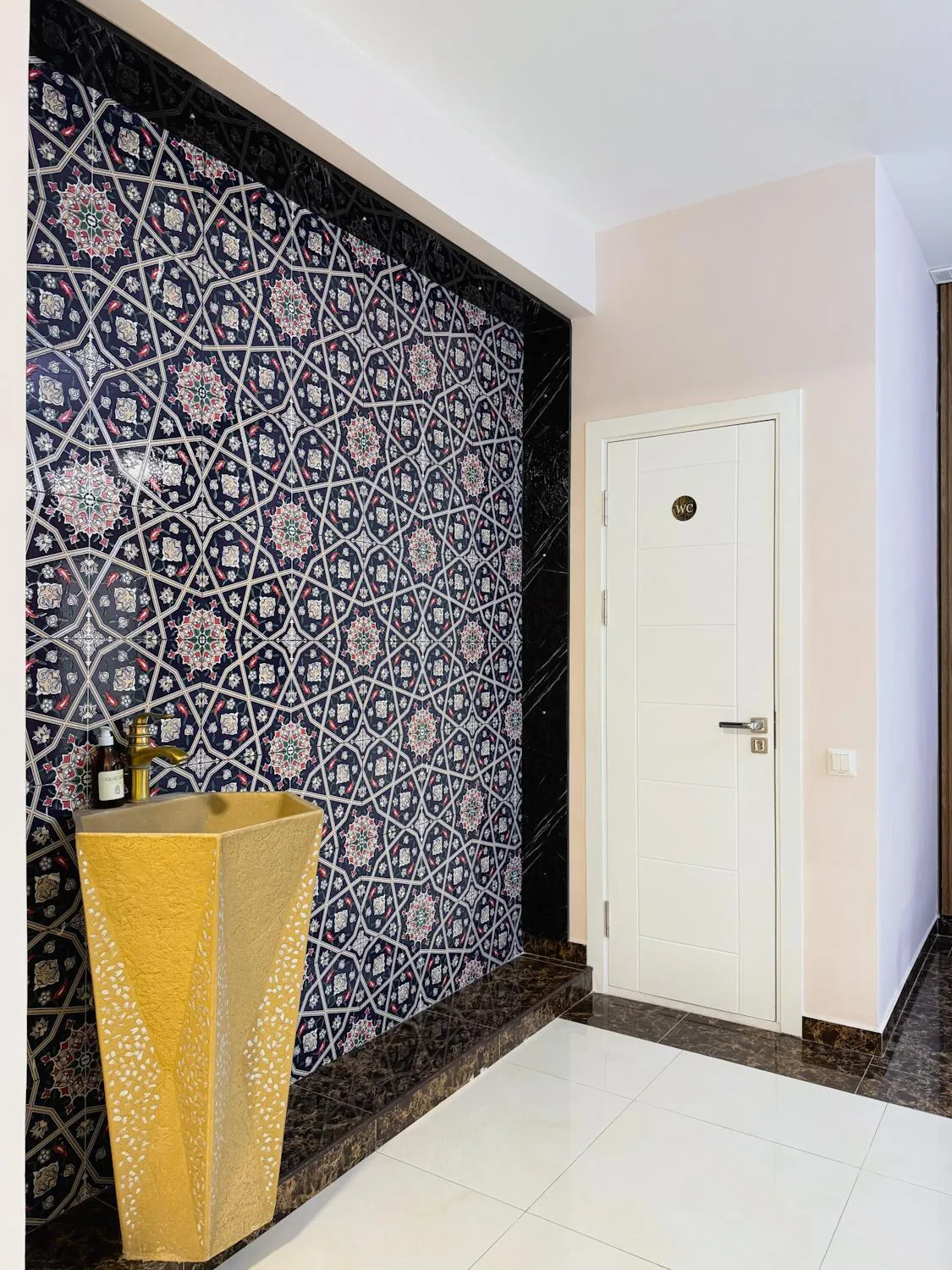 wardrobe in Musafir Hotel