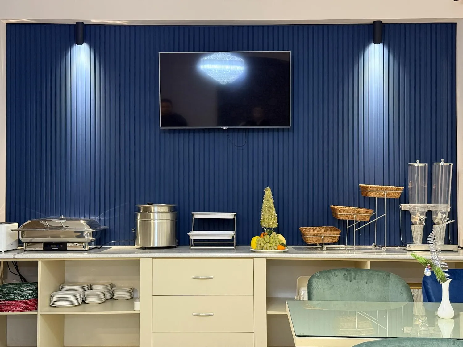 TV and multimedia in Musafir Hotel