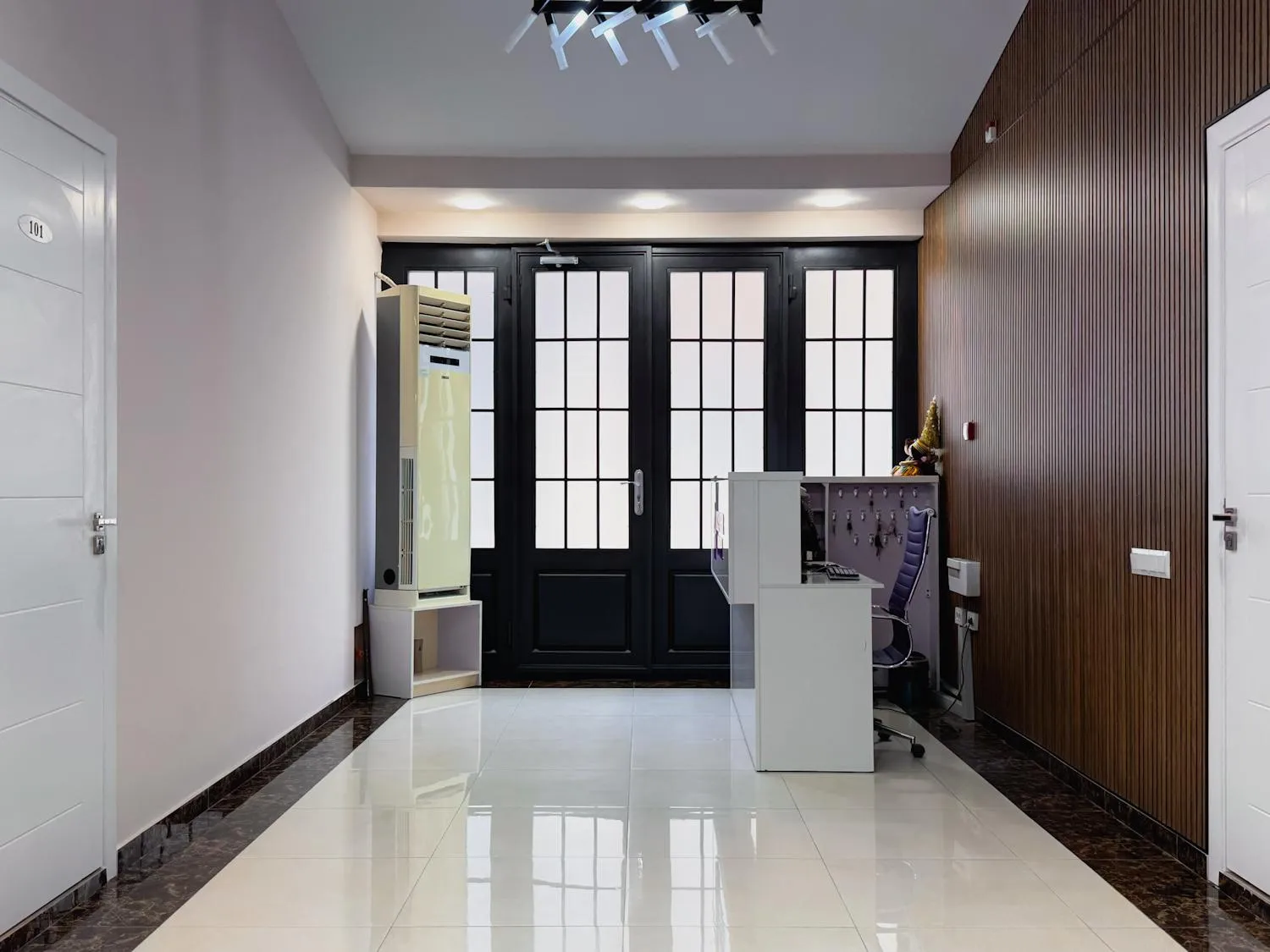 TV and multimedia in Musafir Hotel