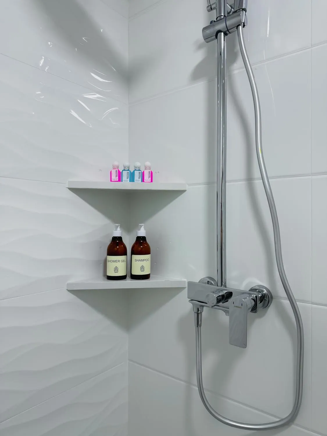 Shower in Musafir Hotel