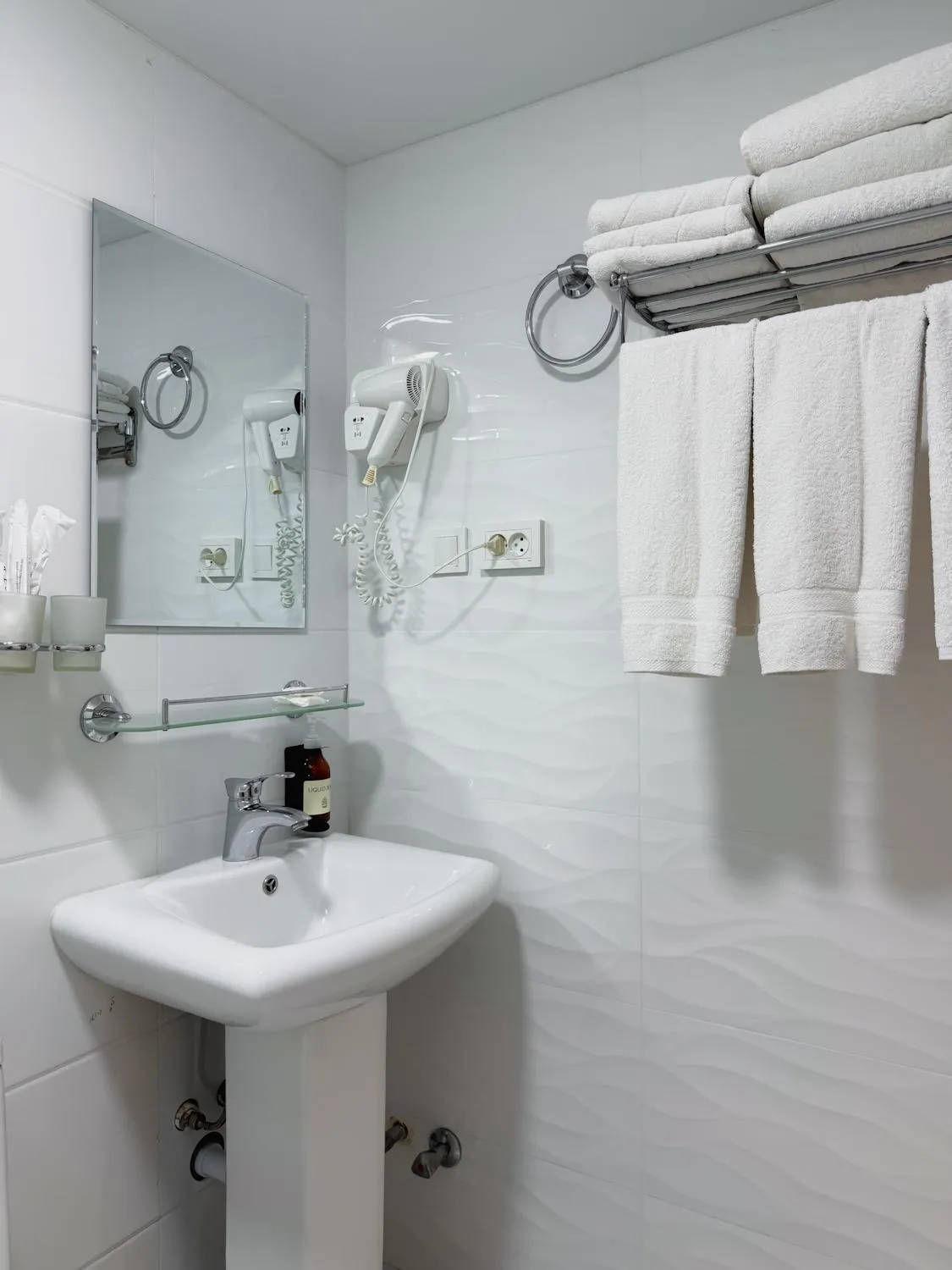 Shower in Musafir Hotel