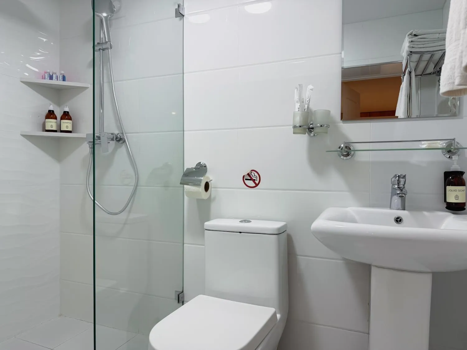 Shower in Musafir Hotel