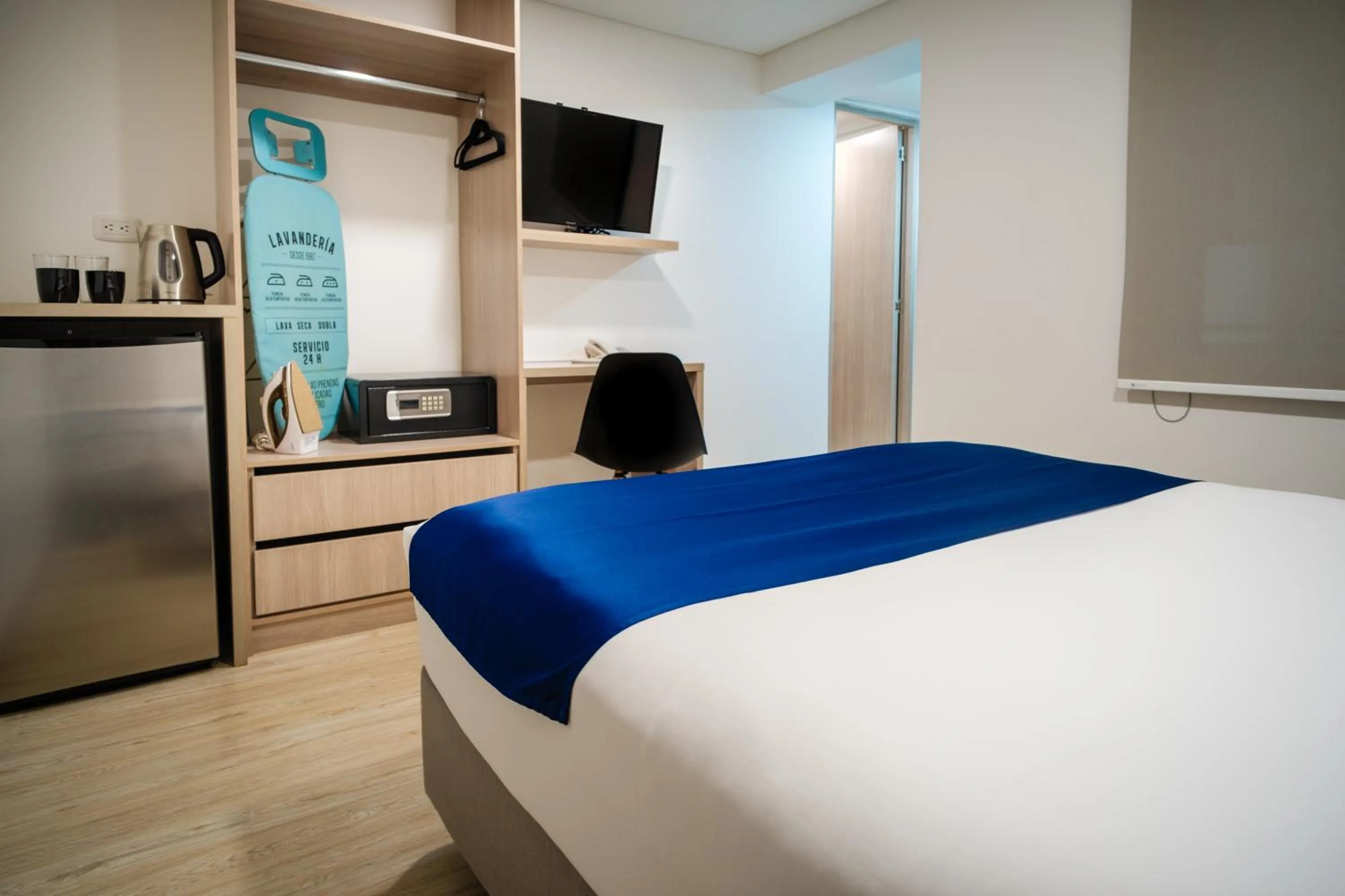 TV and multimedia, Bed in Palermo Home Bogota & Art Gallery