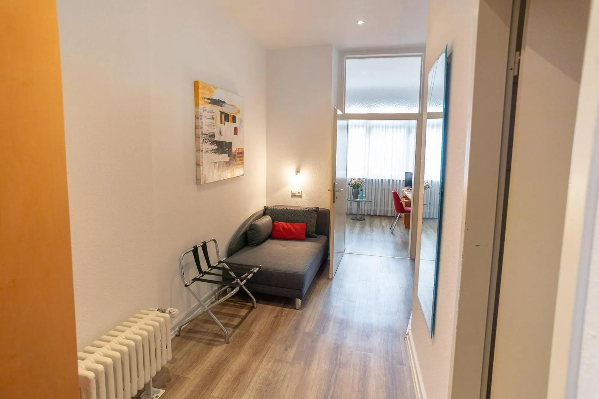 Photo of the whole room in Alleehaus