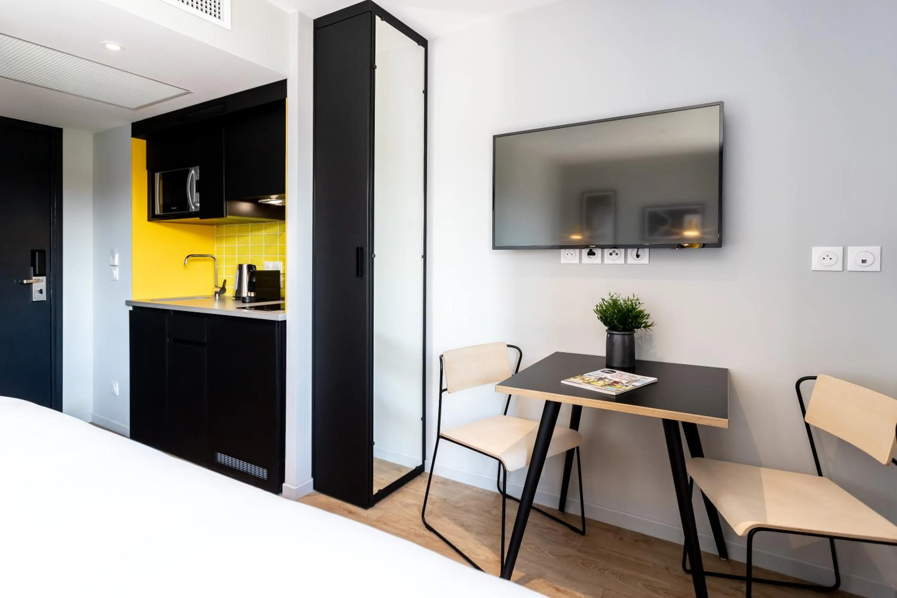 Seating area in Staycity Aparthotels Bordeaux City Centre