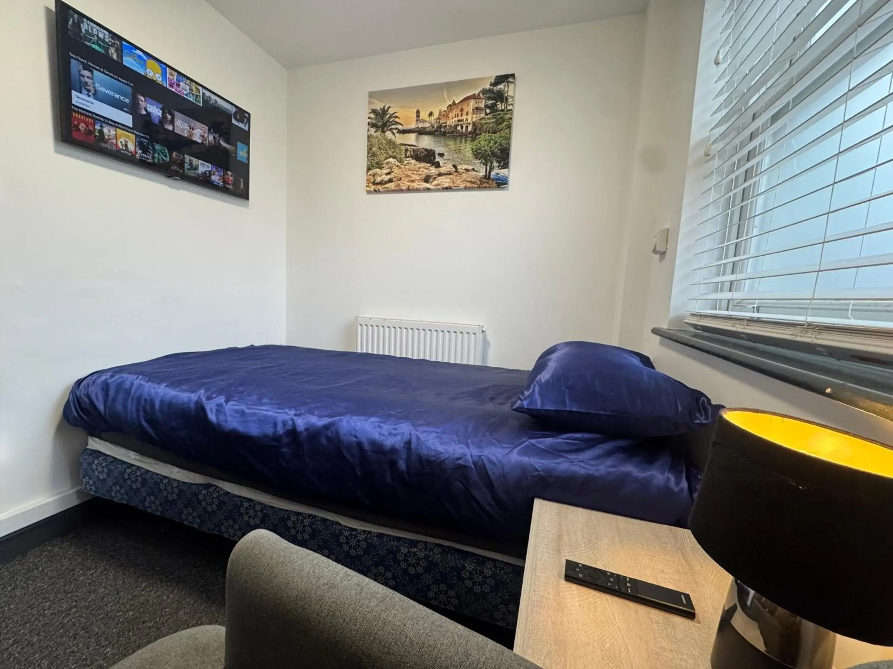 Single Room with Private Bathroom in Gate Lodge - Private En-suite rooms, Kings Lynn, central location Single Room with Private Bathroom in Gate Lodge - Private En-suite rooms, Kings Lynn, central location
