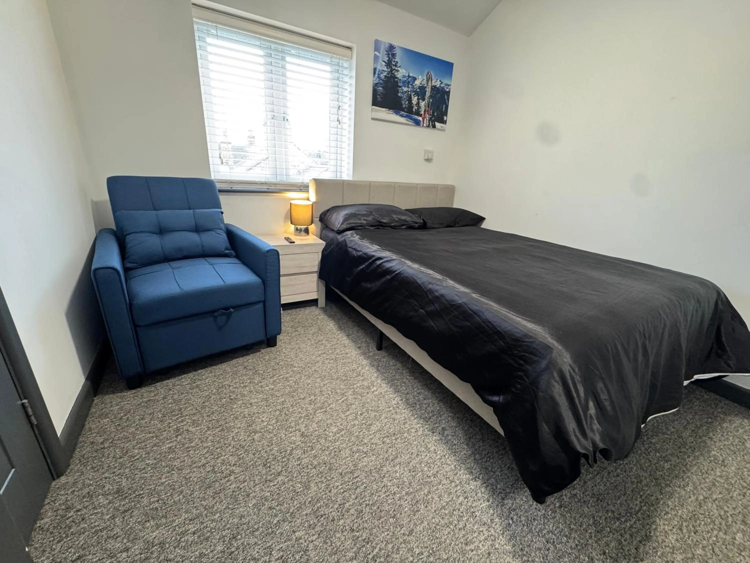 Bed in Gate Lodge - Private En-suite rooms, Kings Lynn, central location