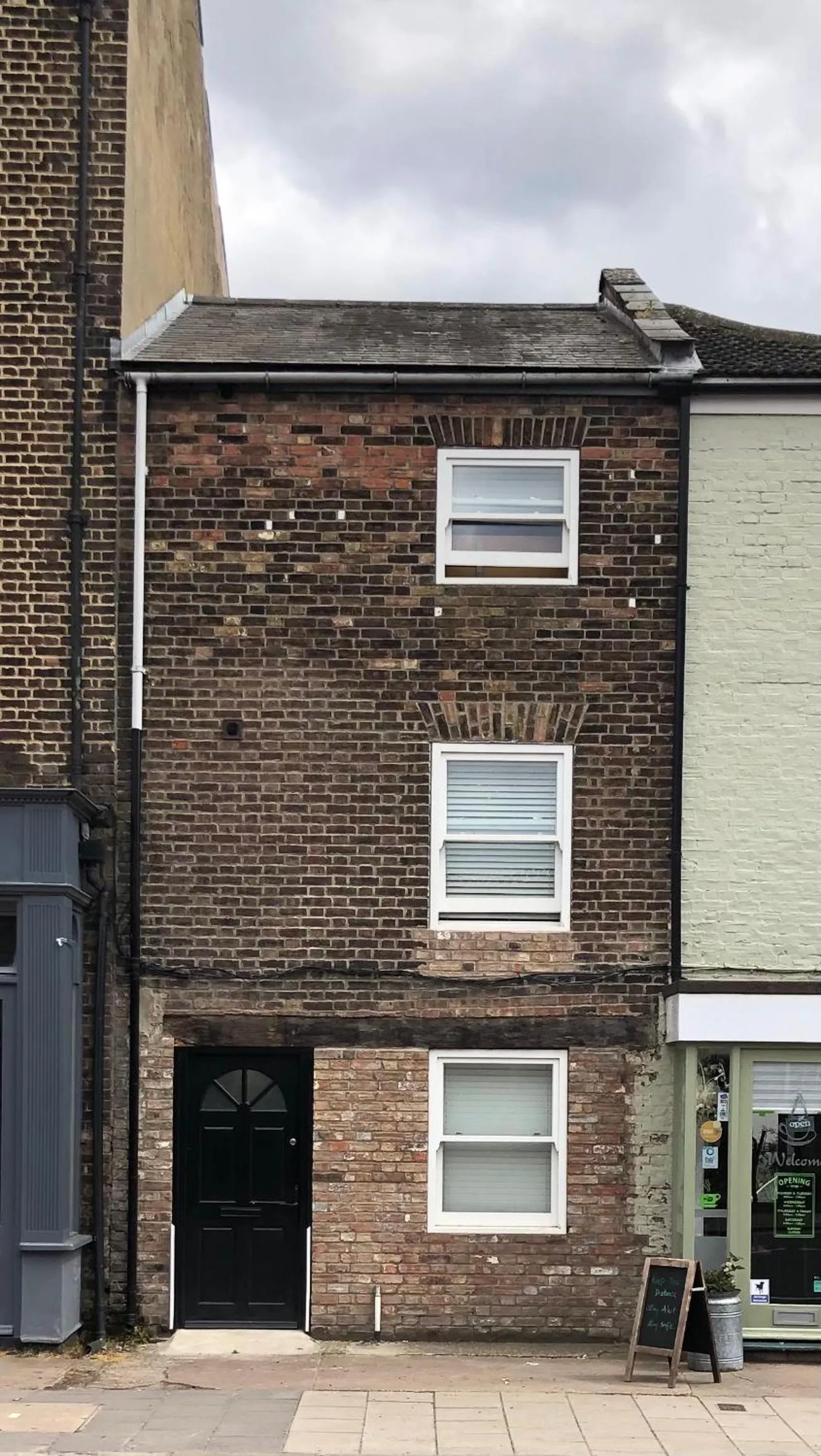 Property building in Gate Lodge - Private En-suite rooms, Kings Lynn, central location