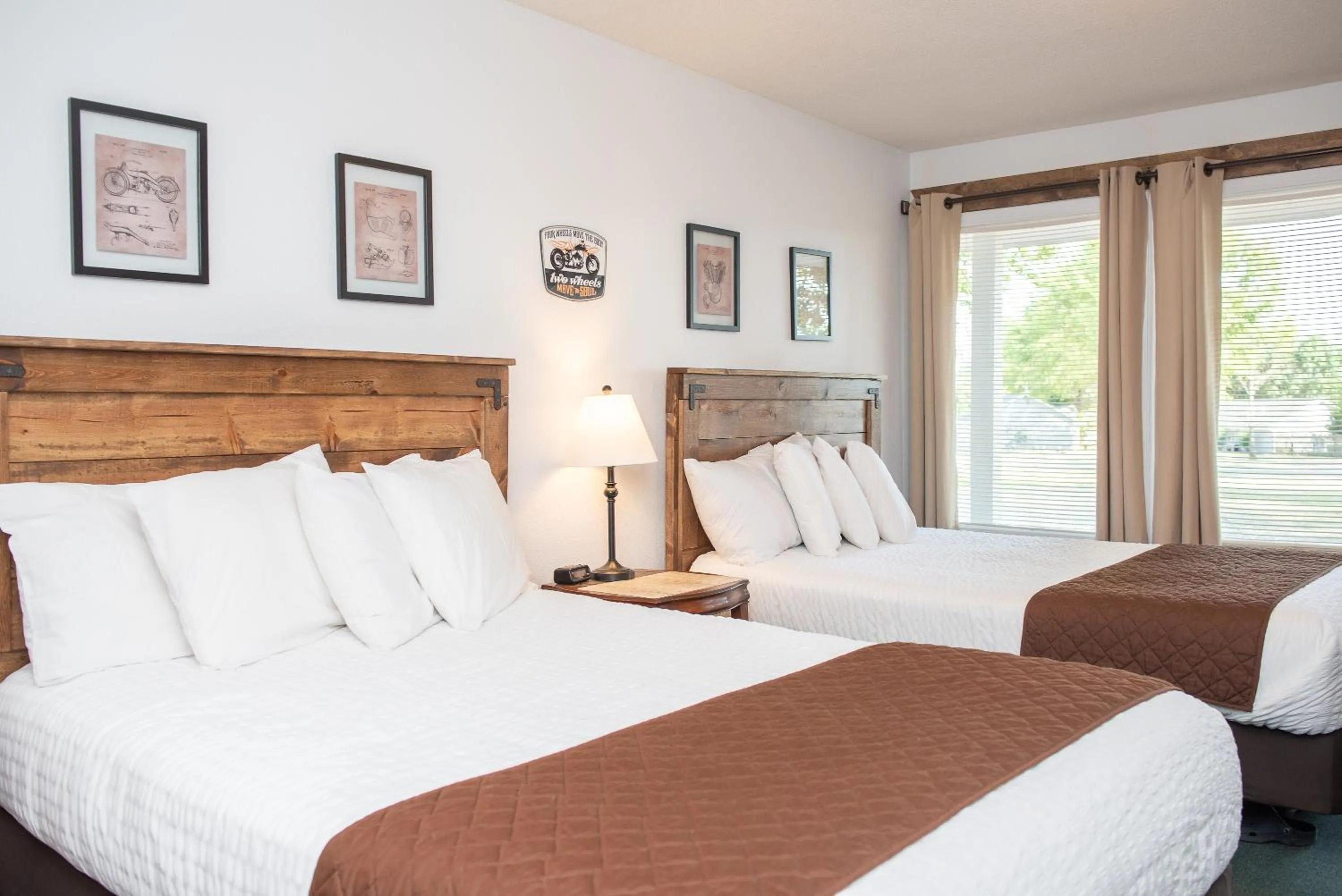 Property building, Bed in Mountain View Guest Motel