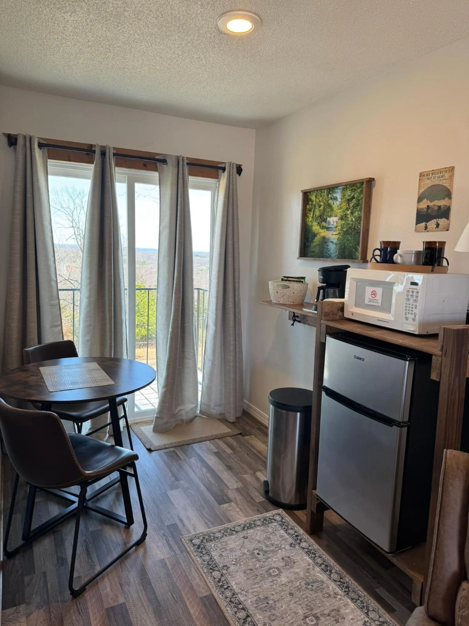 Dining area in Mountain View Guest Motel