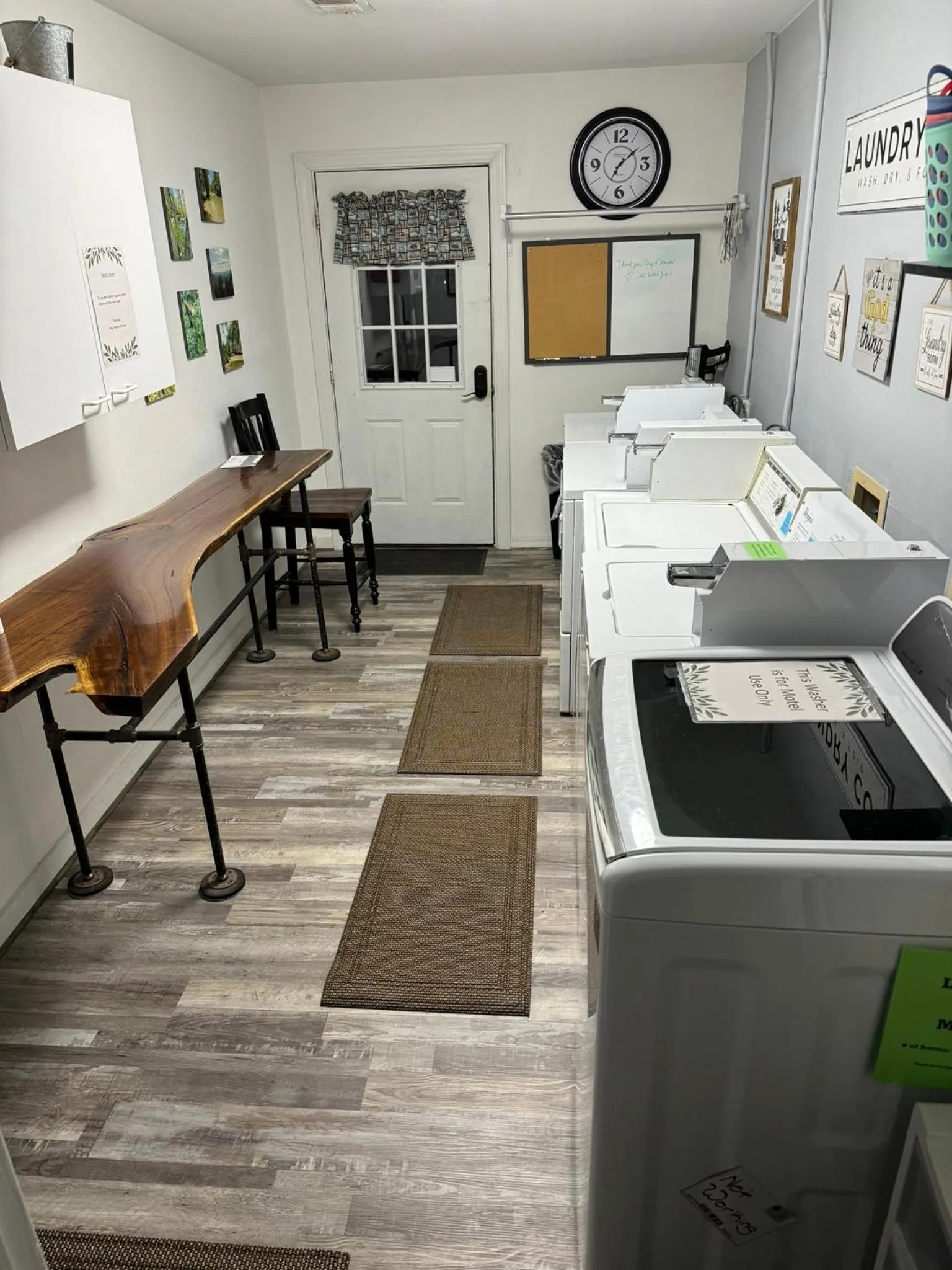 laundry in Mountain View Guest Motel