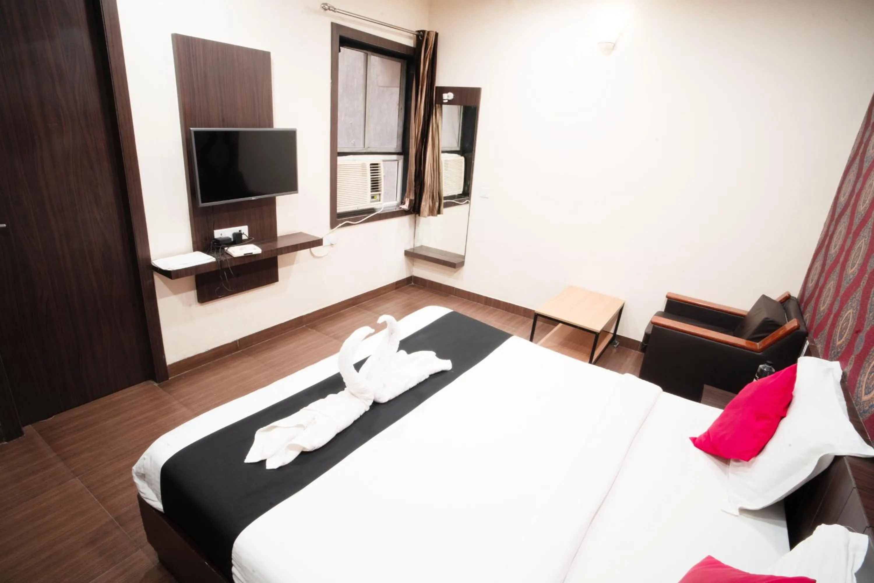 Bedroom in Hotel Flowers Inn