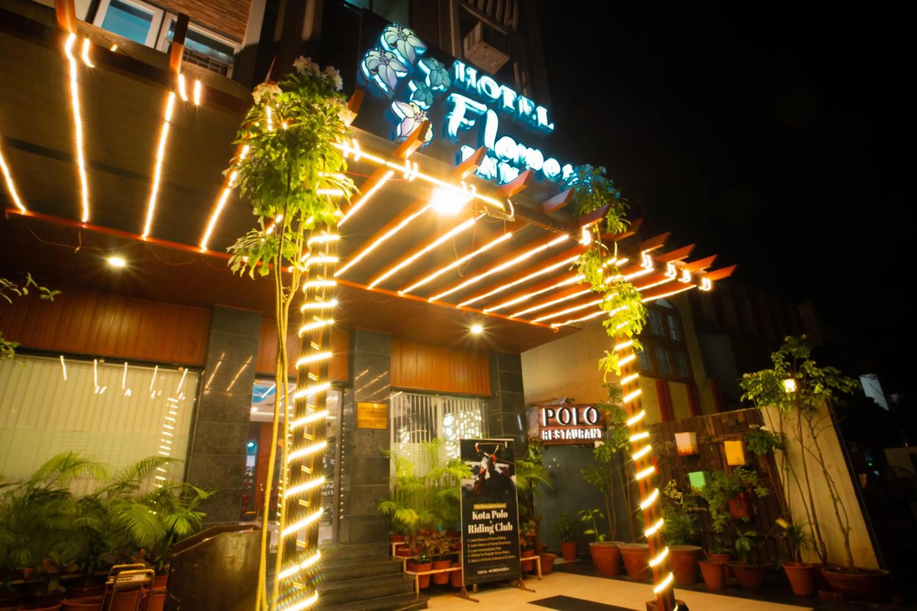 Property building in Hotel Flowers Inn