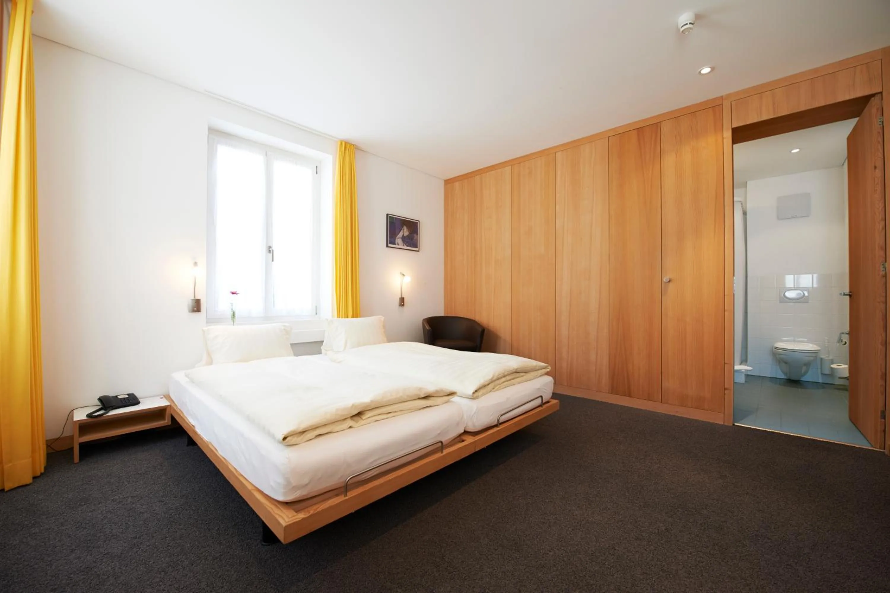 Photo of the whole room, Bed in Hotel Weiss Kreuz