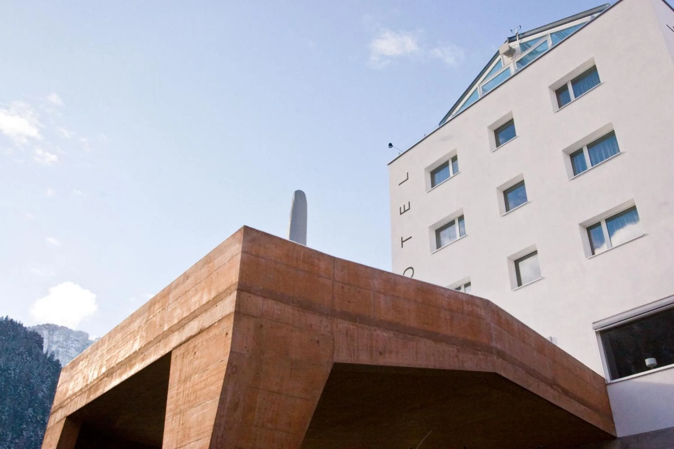 Facade/entrance in Hotel Weiss Kreuz